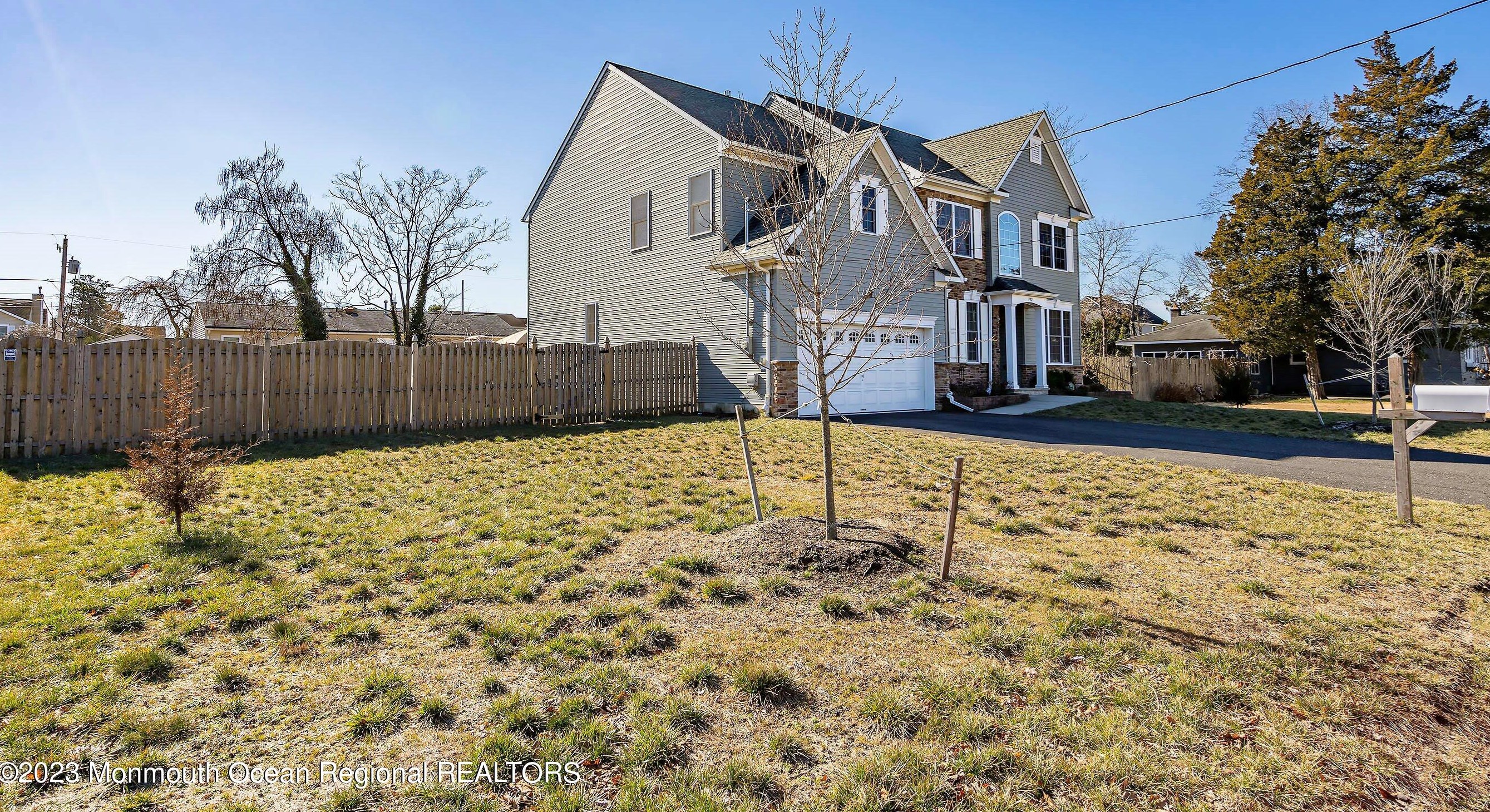 932 Monmouth Ave, Toms River, NJ 08757-1413