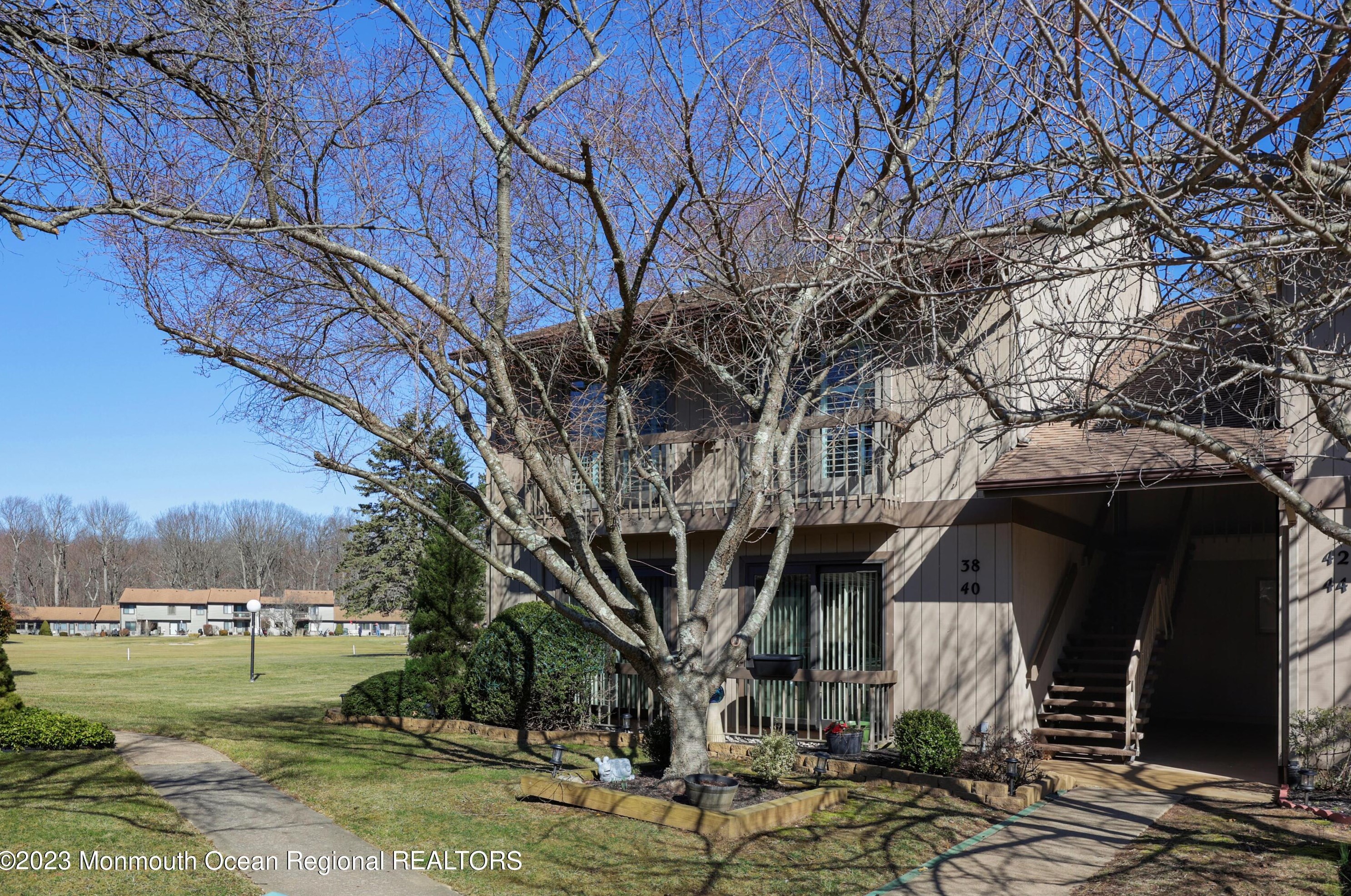 38 Claremont Ct, Tinton Falls, NJ 07701