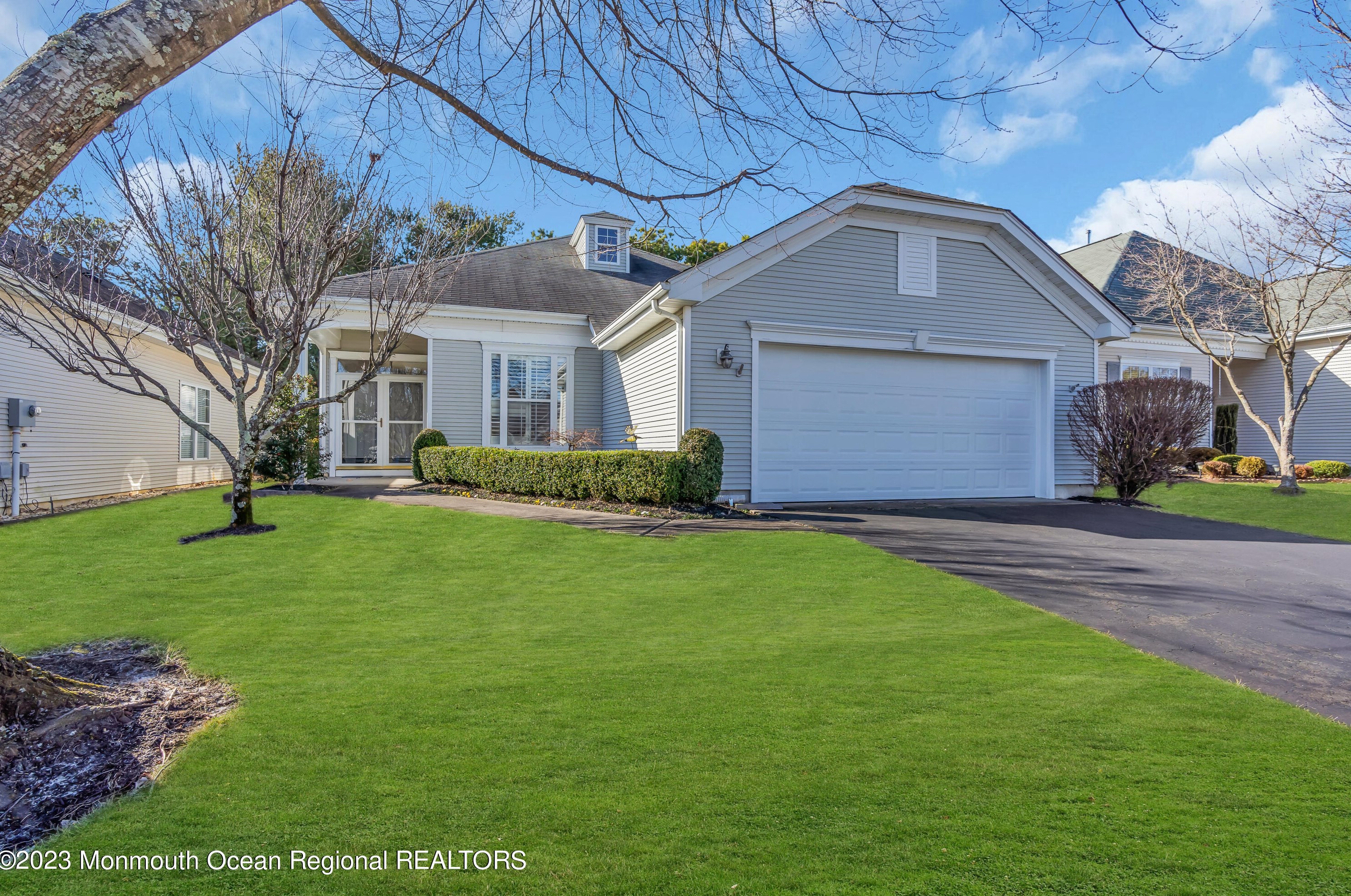 73 Spring Valley Dr, Lakewood, NJ 08701