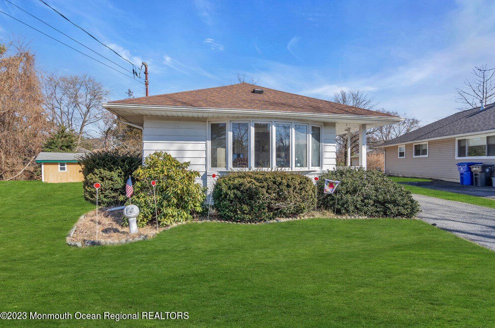 33 Acapulco Pl, Toms River, NJ 08753