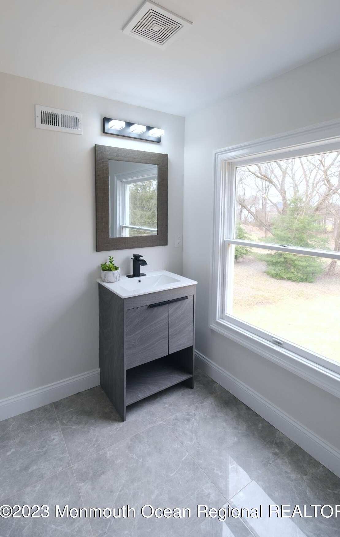 537 Squankum Yellowbrook Rd, Wall Township NJ  07727-3745 exterior