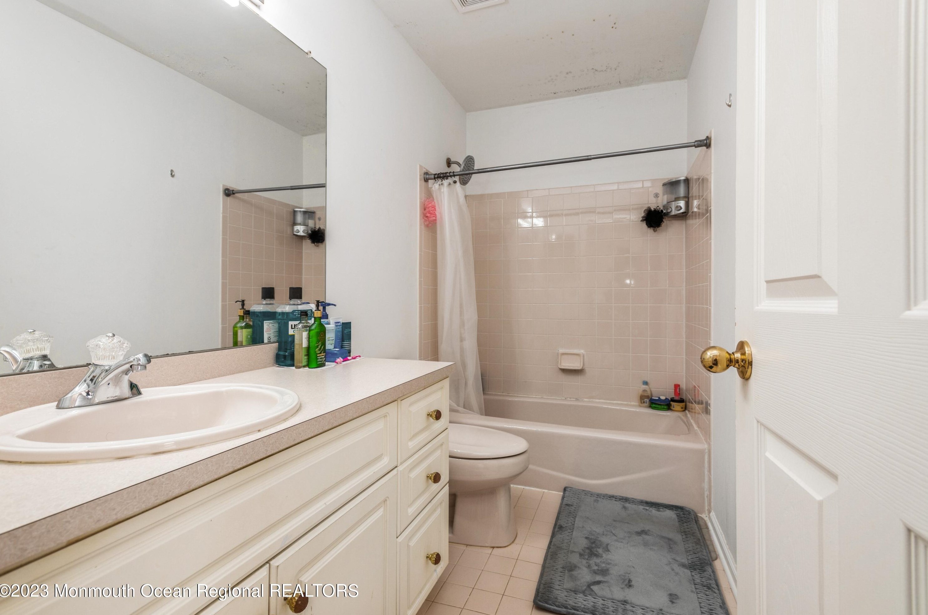 37 Port Au Peck Ave, Oceanport NJ  07757-1205 exterior