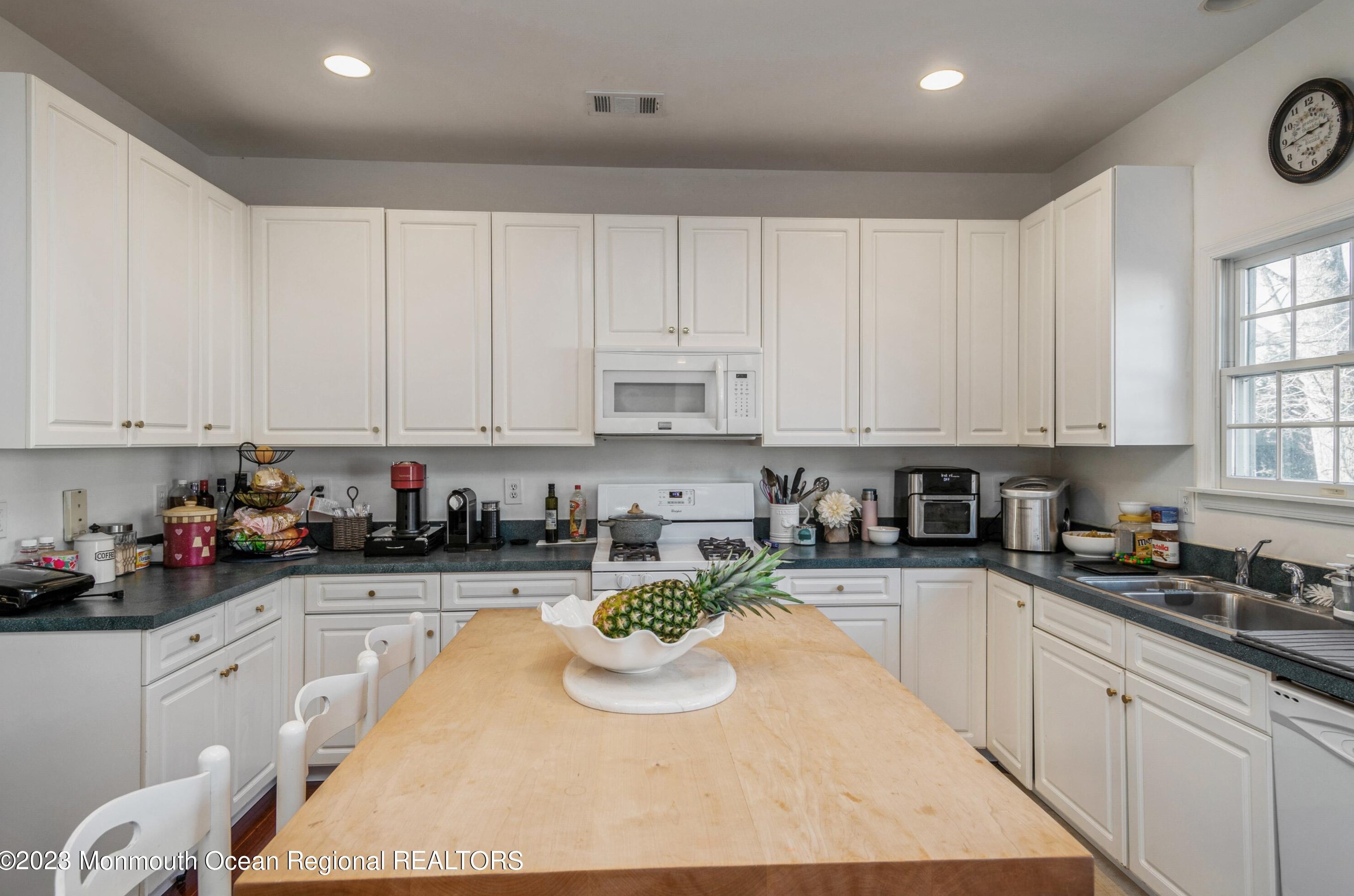 37 Port Au Peck Ave, Oceanport NJ  07757-1205 exterior