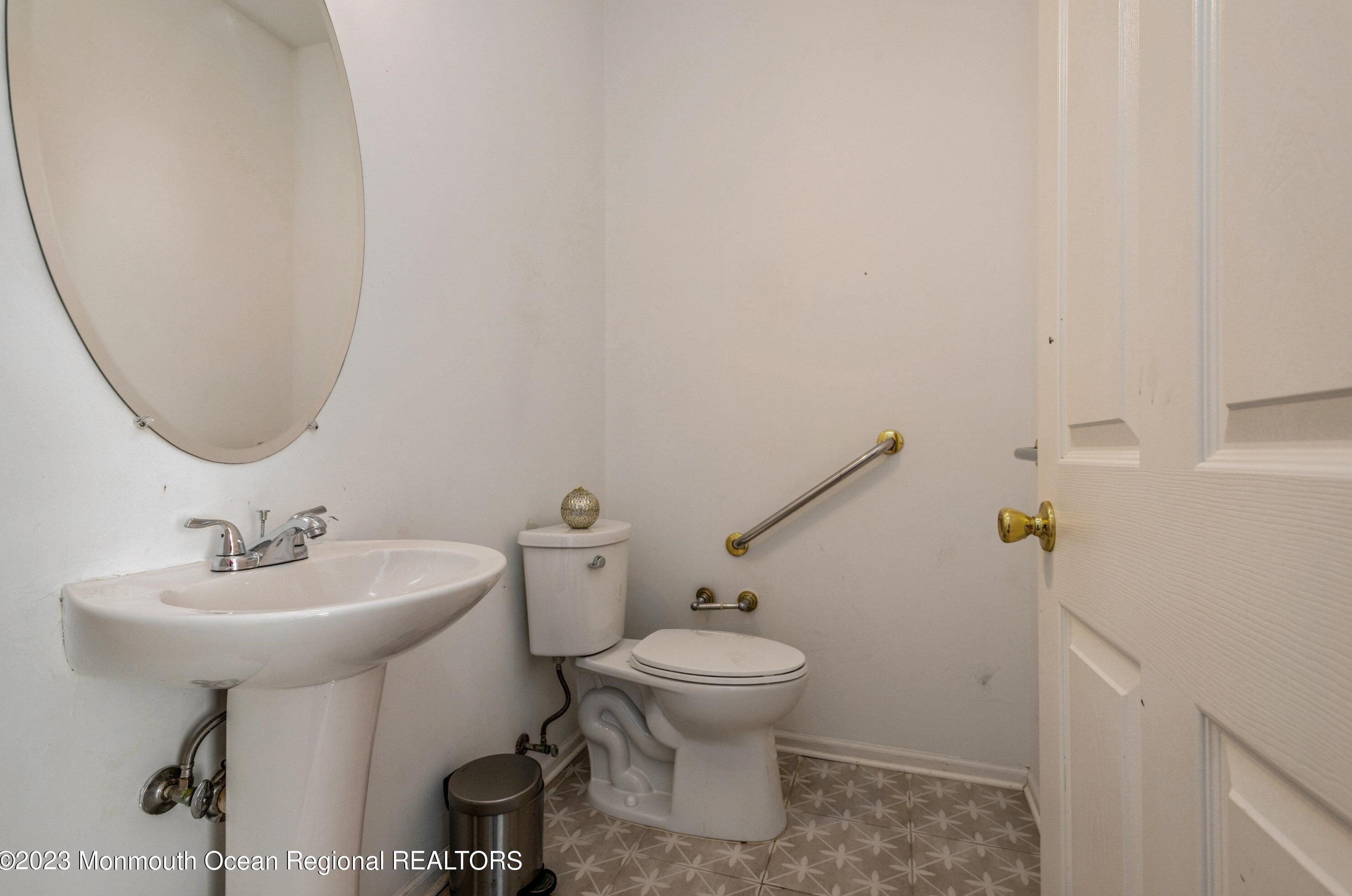 37 Port Au Peck Ave, Oceanport NJ  07757-1205 exterior