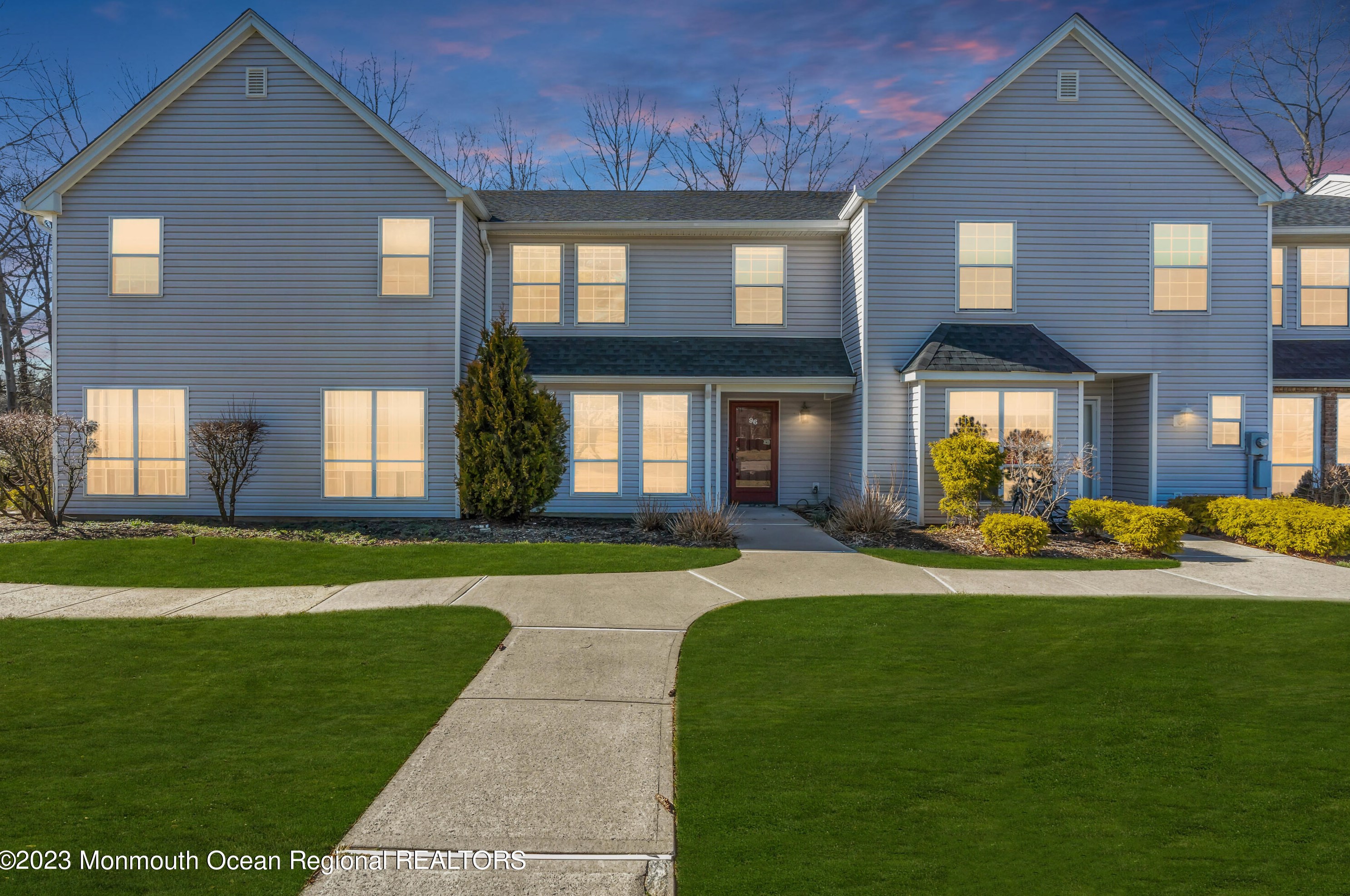 96 Foxwood Pl, Morganville, NJ 07751