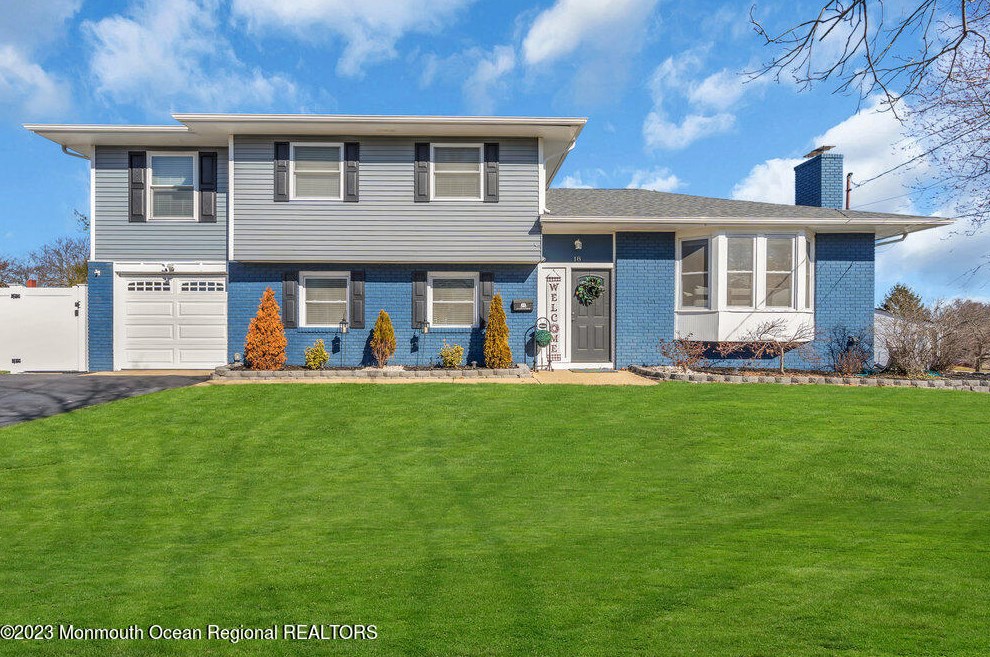 18 Lexington Rd, Wall Township, NJ 07731-2126
