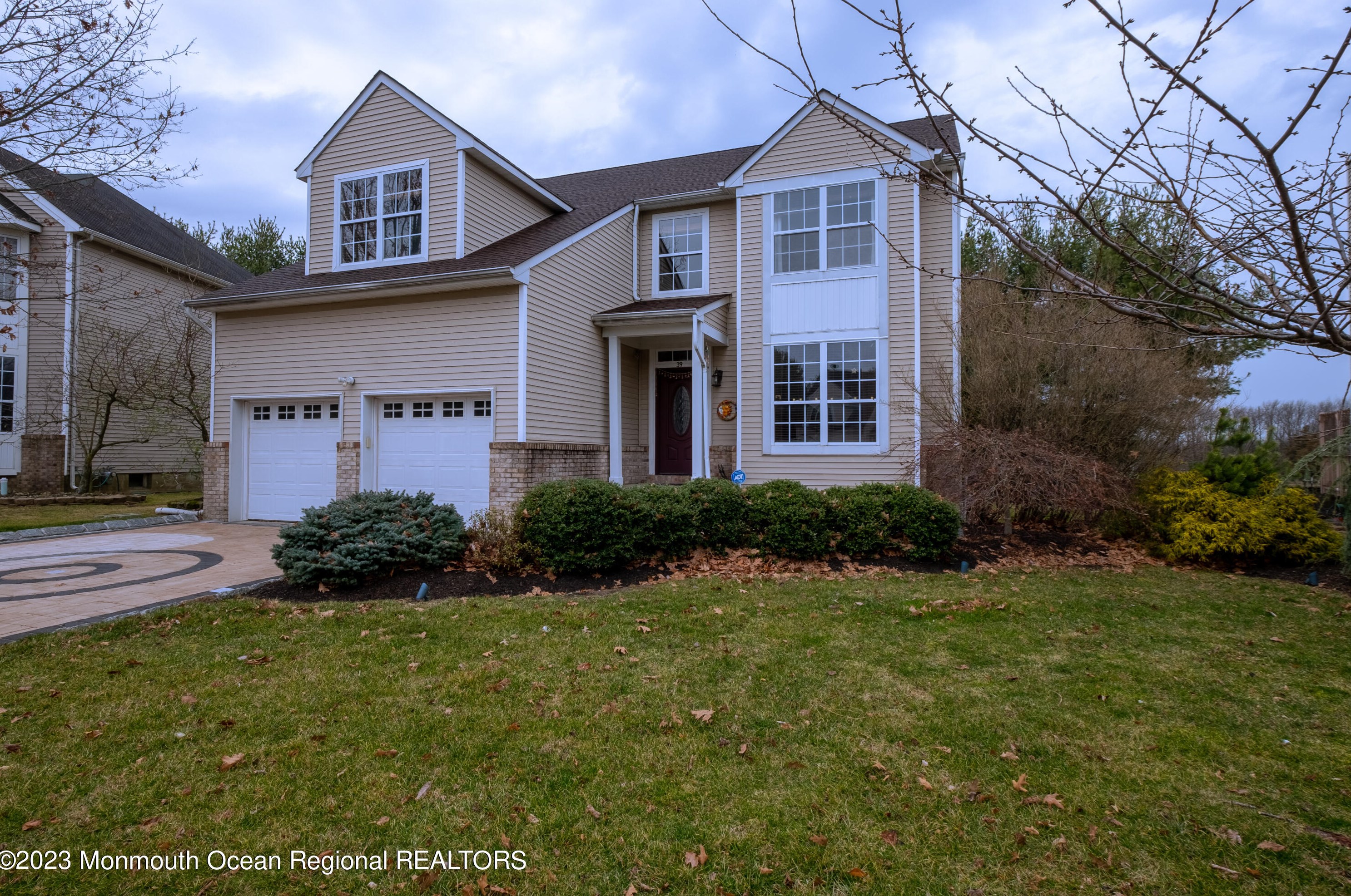 39 Mulberry Ln, Holmdel Village, NJ 07733