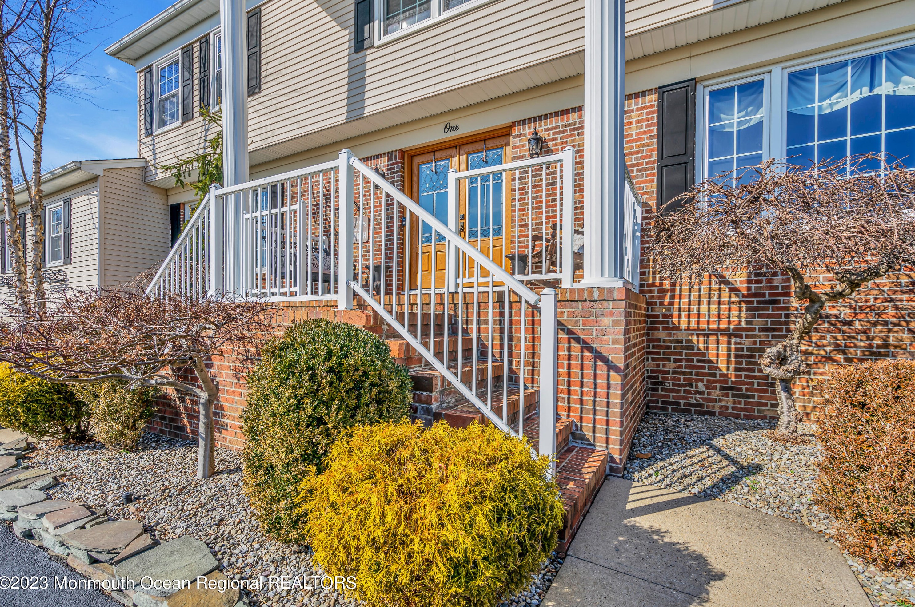 1 Cedar Ct, East Freehold, NJ 07728-1589