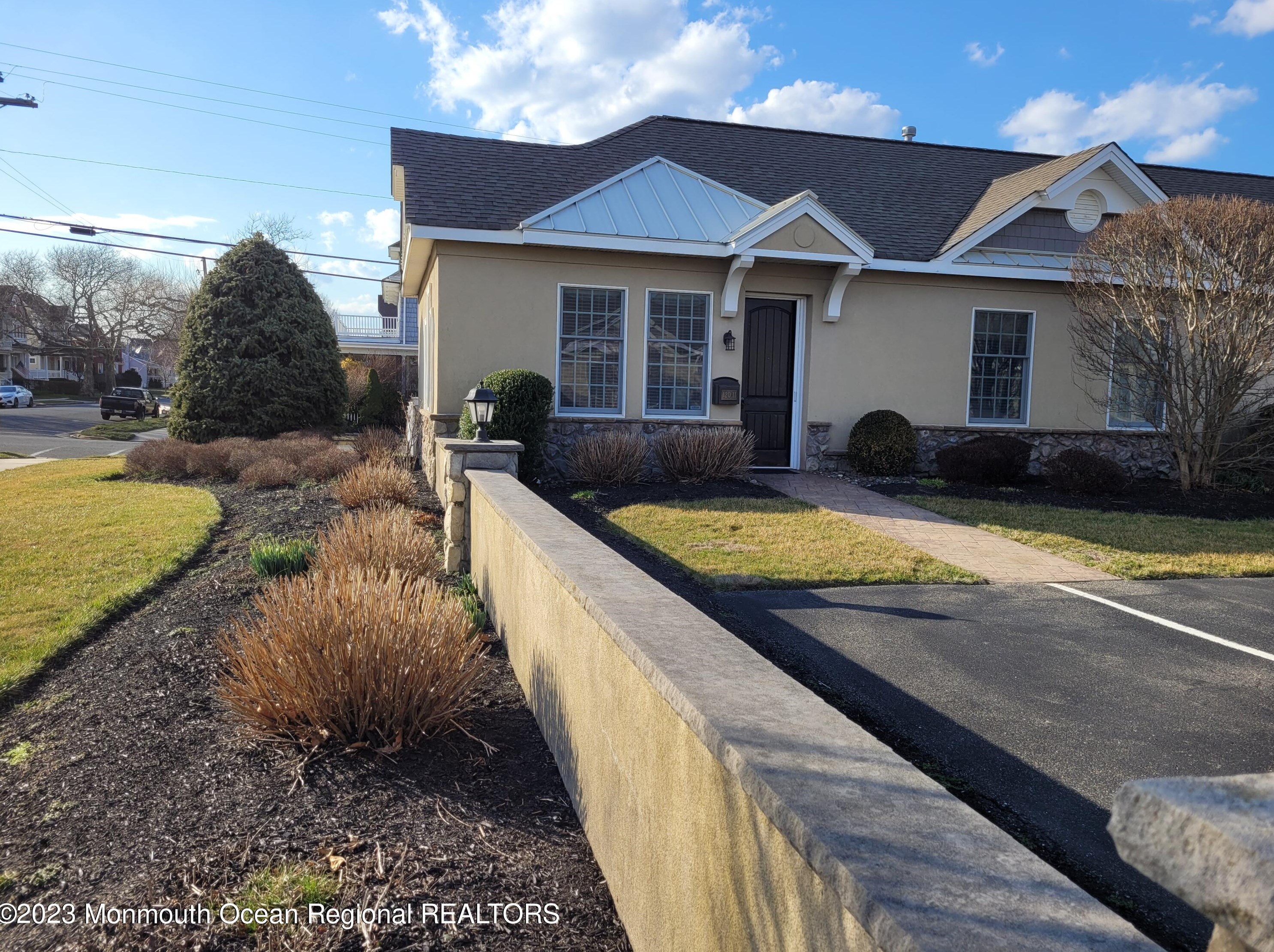 120 10th Ave #11, Belmar, NJ 07719