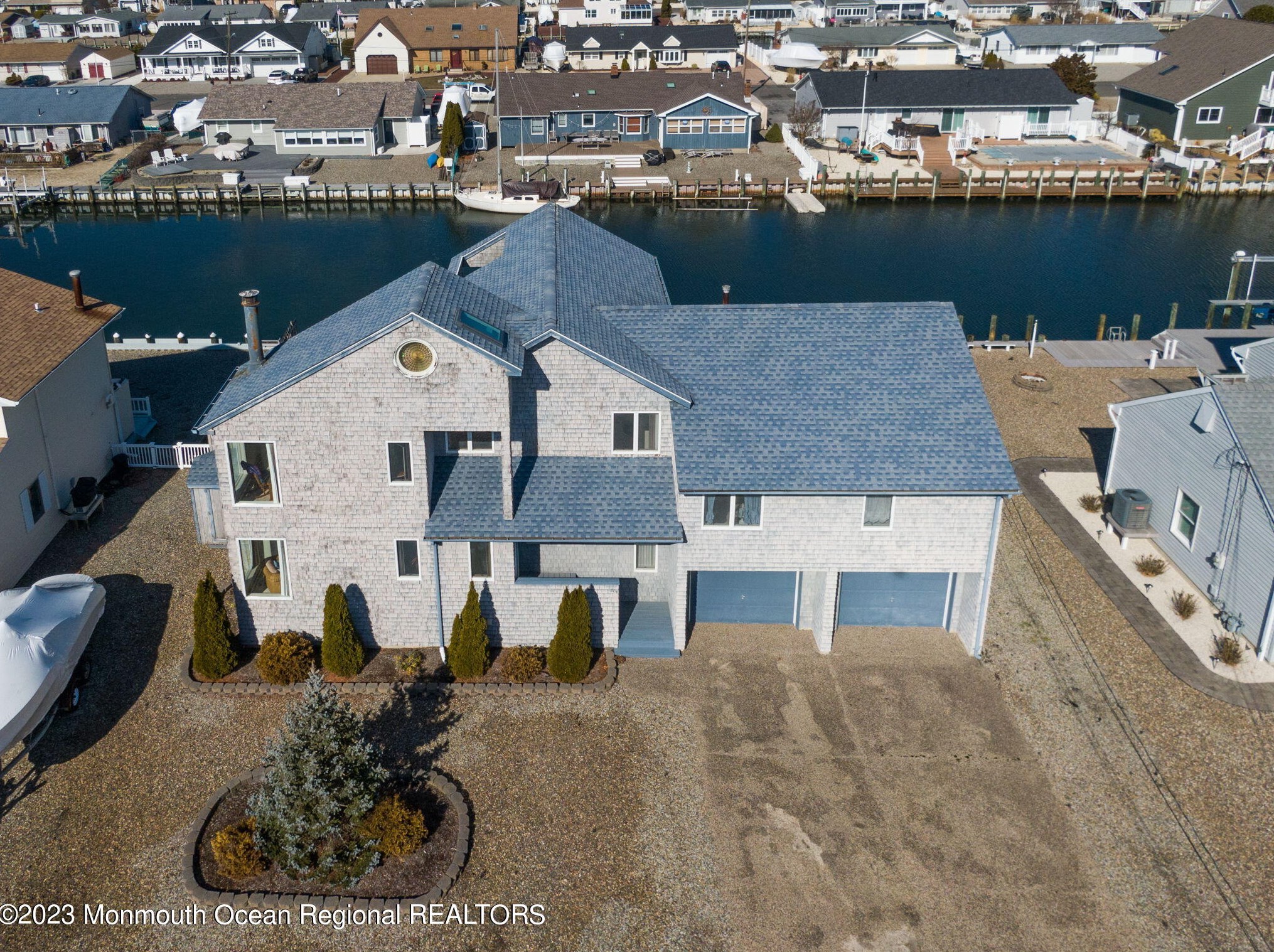804 Spar Dr, Lacey, NJ 08731