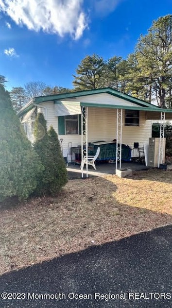68 Beaver Ave, Lakehurst, NJ 08759