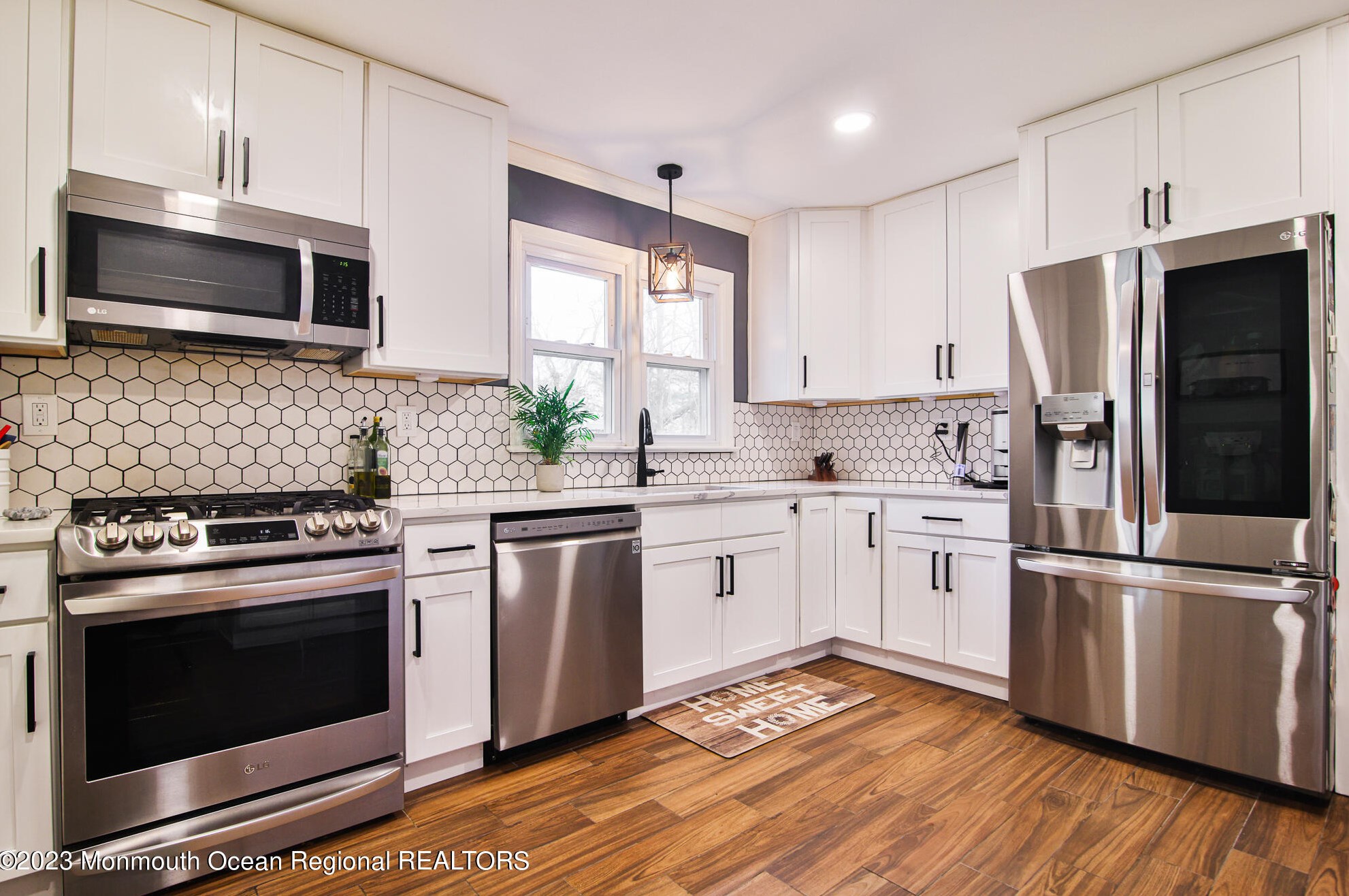 29 Woodbrook Dr, Matawan, NJ 07747-1901