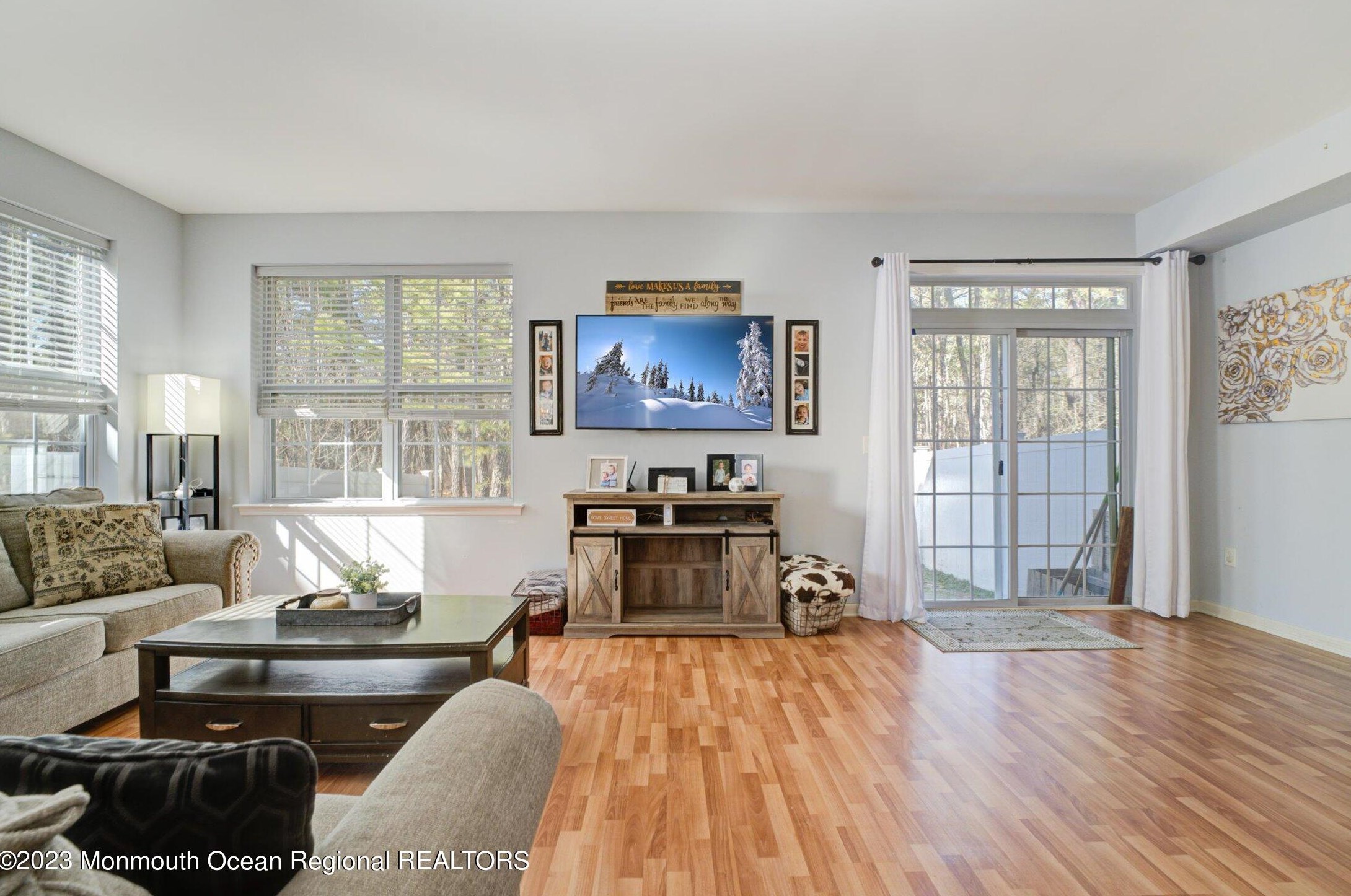 248 Hawthorne Ln, Barnegat Township NJ  08005-5642 exterior