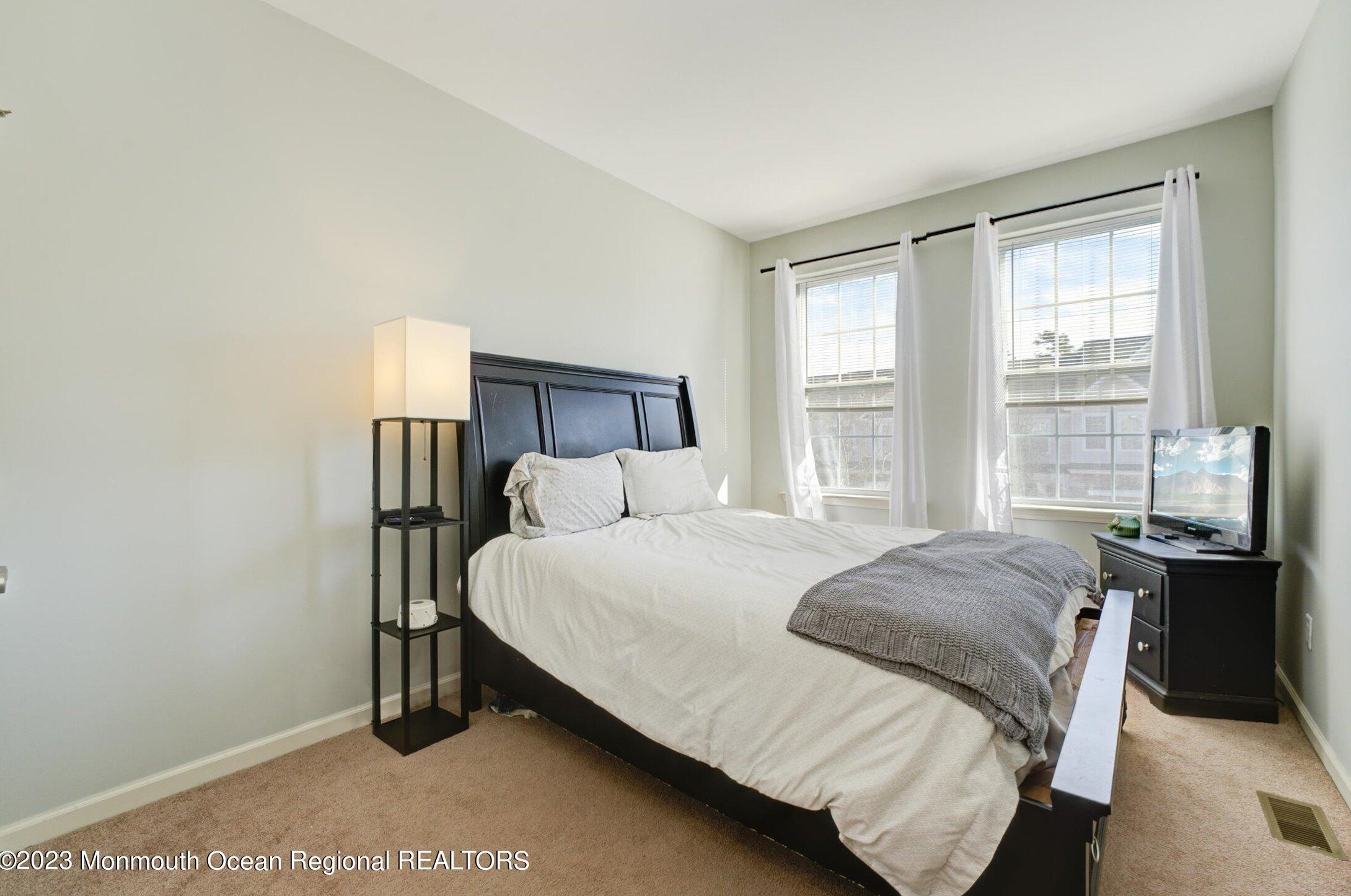 248 Hawthorne Ln, Barnegat Township NJ  08005-5642 exterior