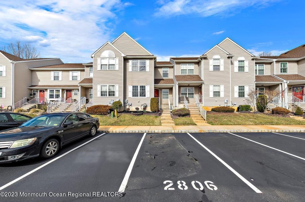 2806 Ice House Ct, East Freehold, NJ 07728-9146