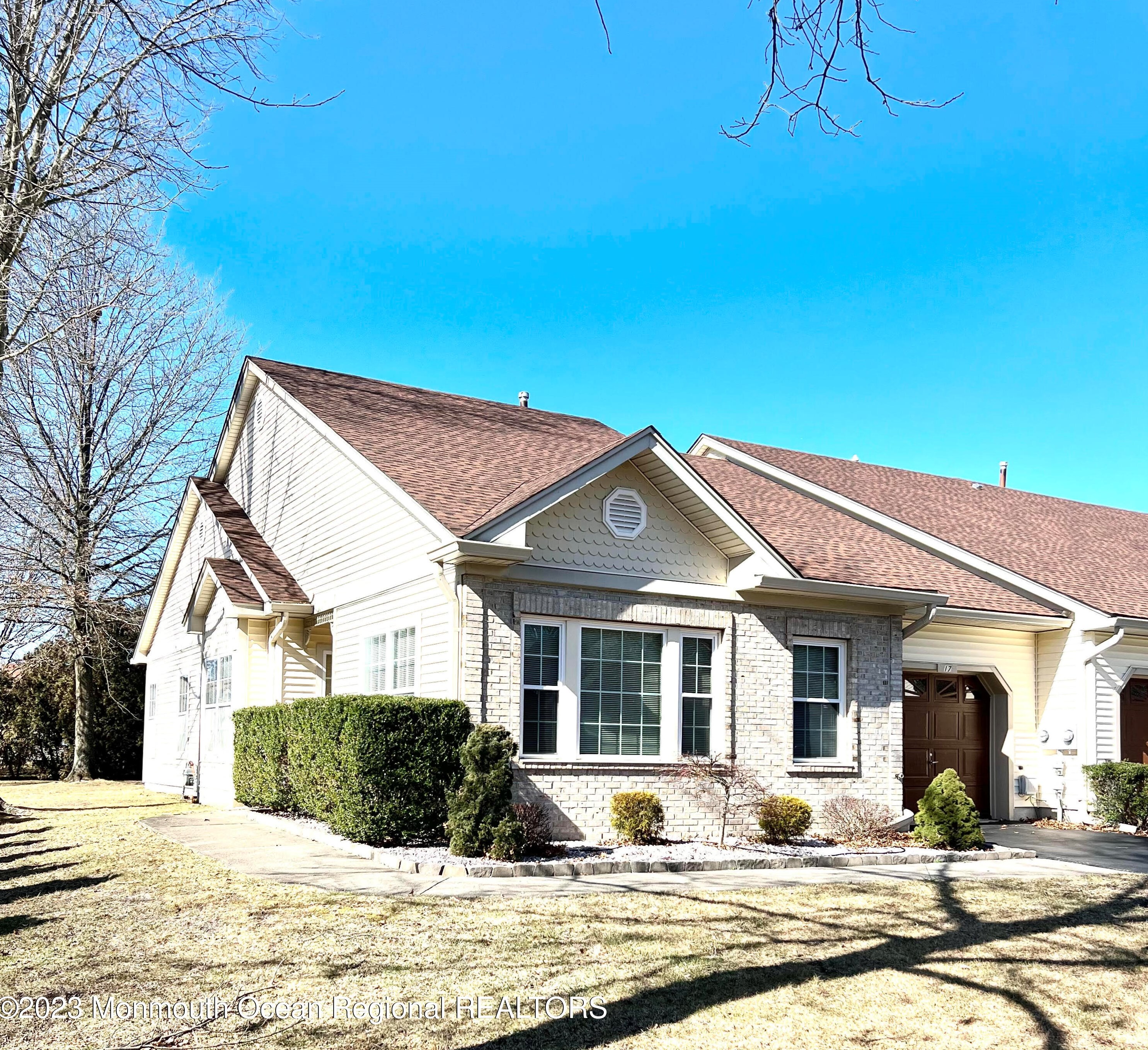 17 Riva Blvd, Bricktown, NJ 08723