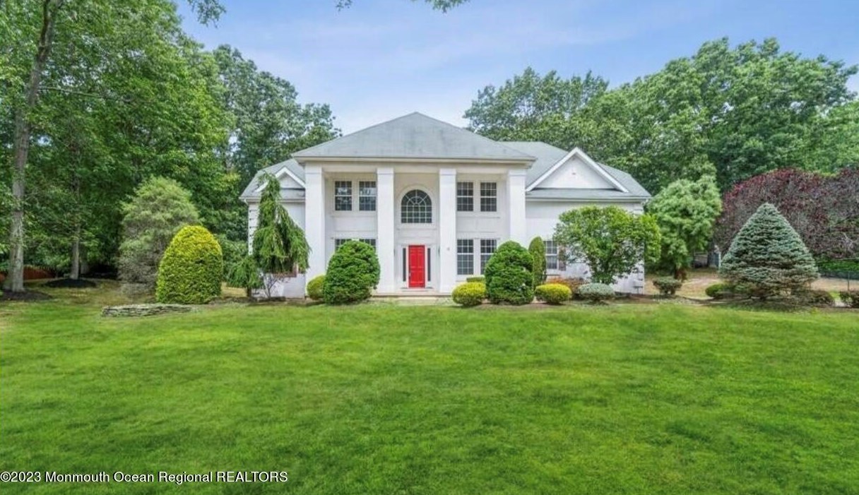 16 Brittany Ln, Jackson Twp, NJ 08527
