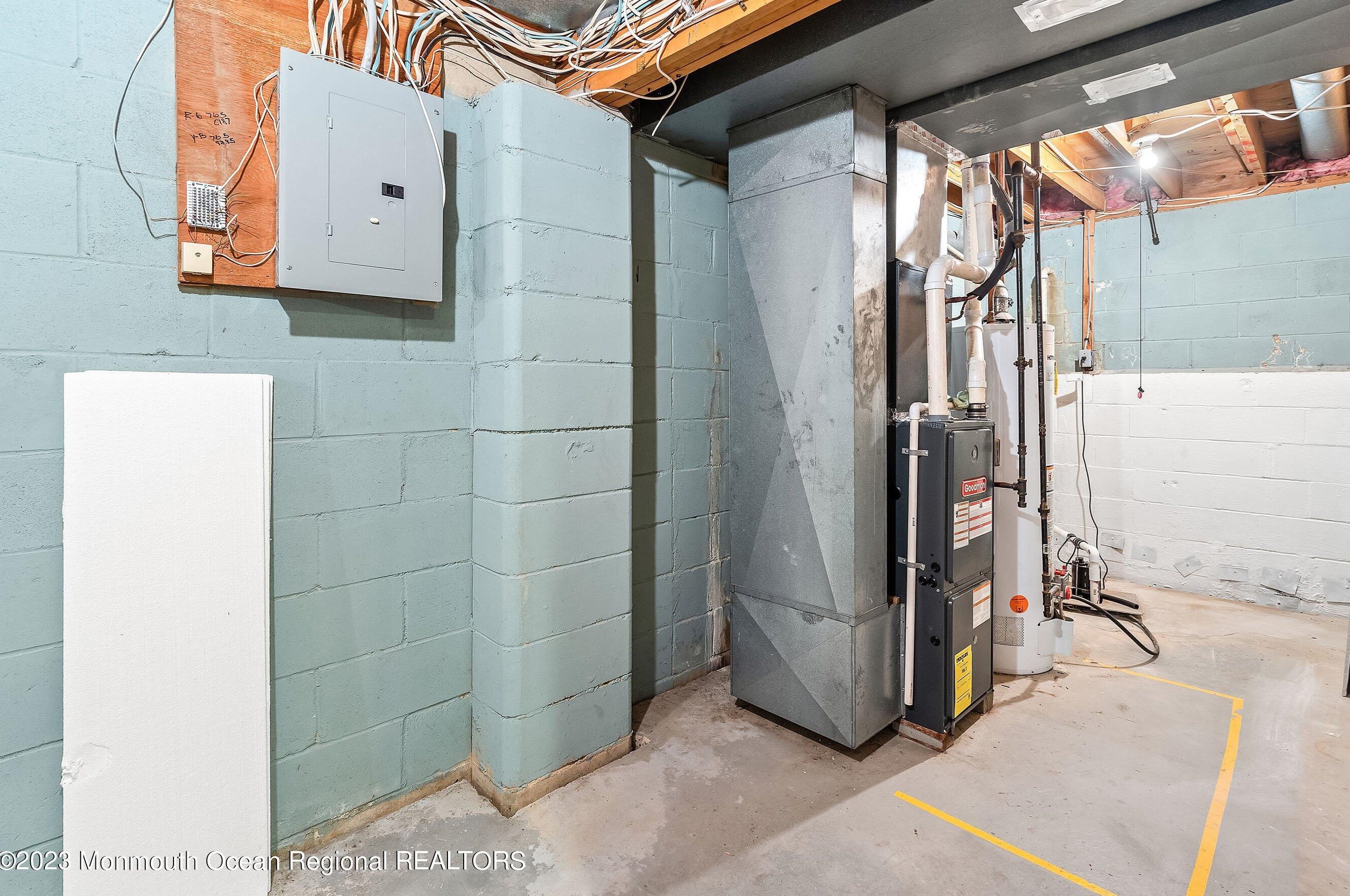 106 Bowne Ct, Matawan NJ 07747-3562 exterior