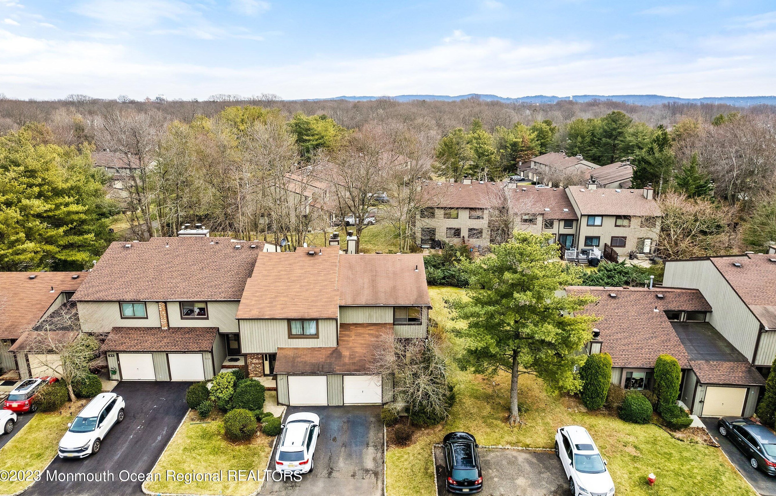 106 Bowne Ct, Matawan NJ 07747-3562 exterior