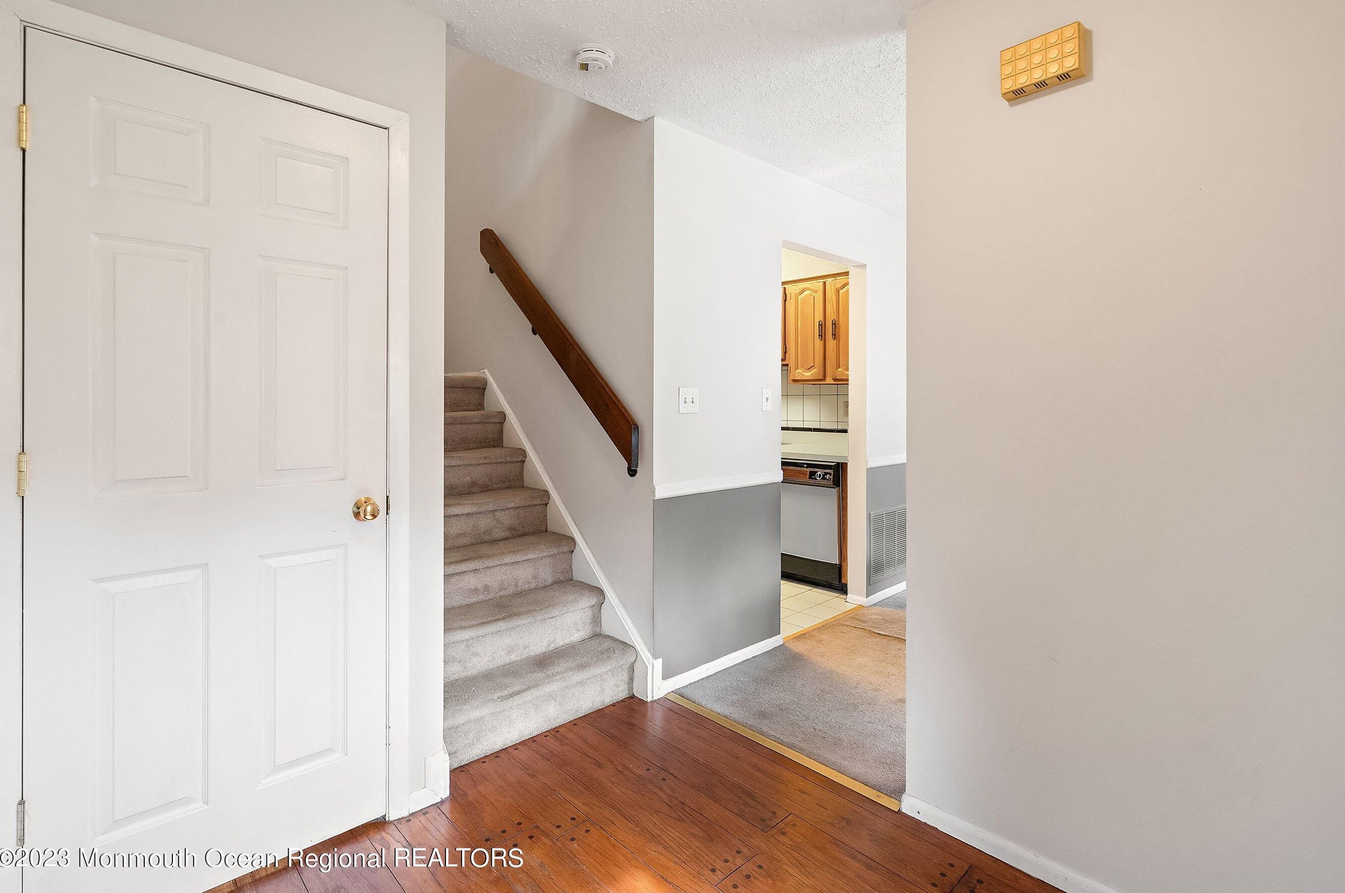 106 Bowne Ct, Matawan NJ 07747-3562 exterior