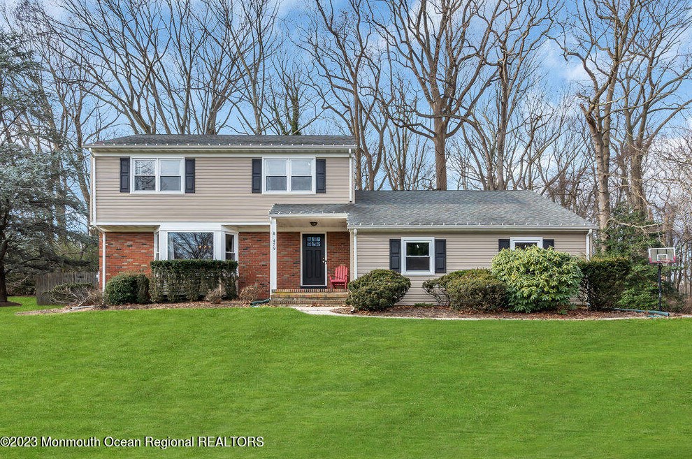 479 Dwight Rd, Middletown, NJ 07748