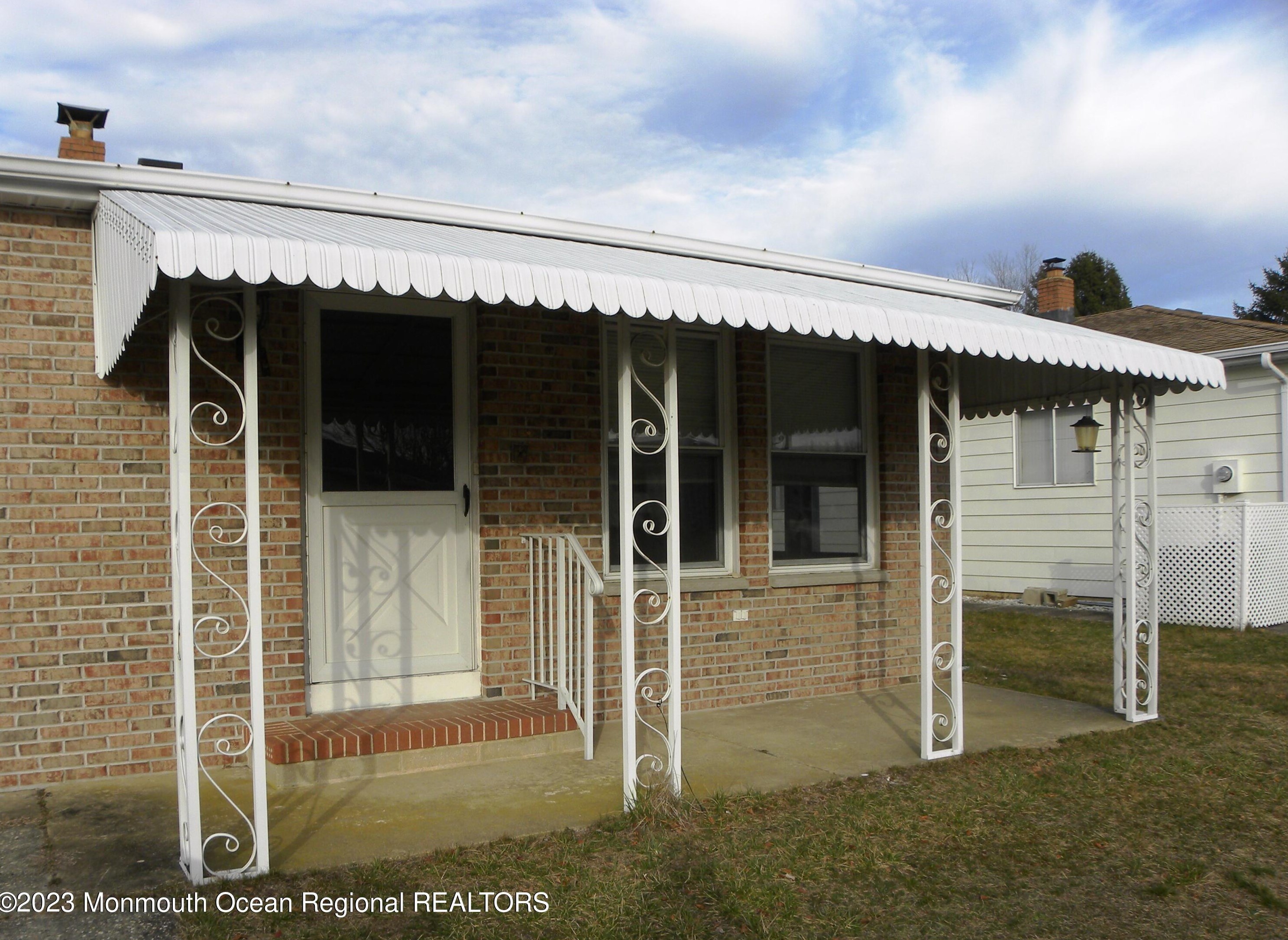 7 Hyannis St, Toms River, NJ 08757
