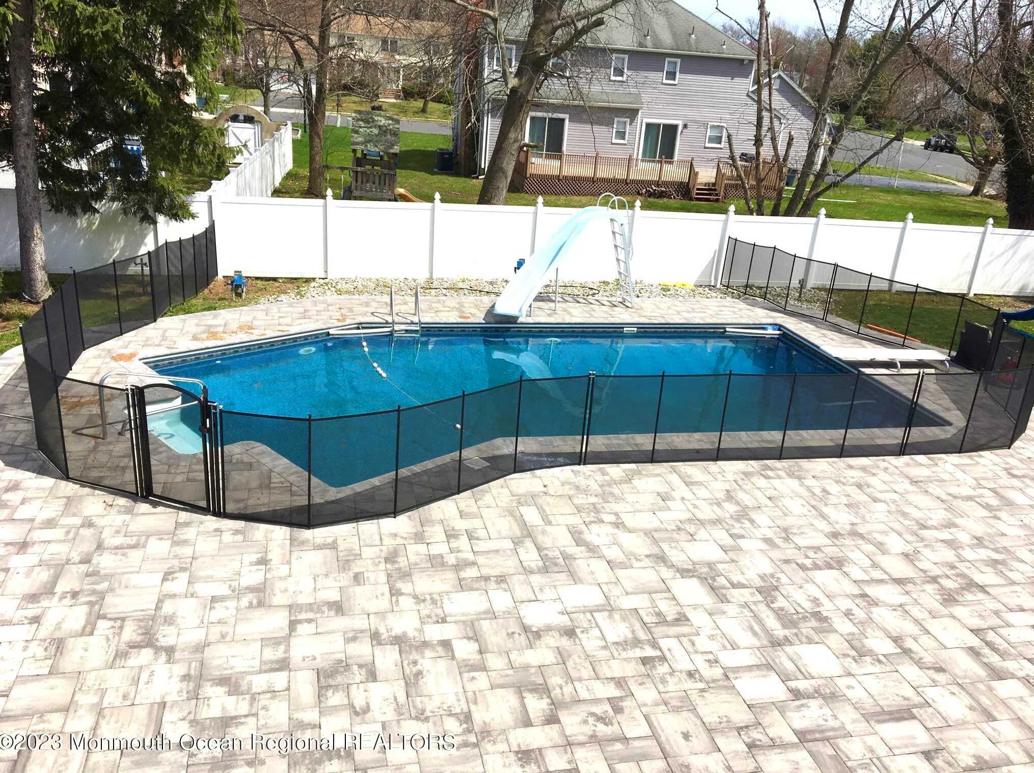 2 Windsor Dr, West Long Branch, NJ 07764