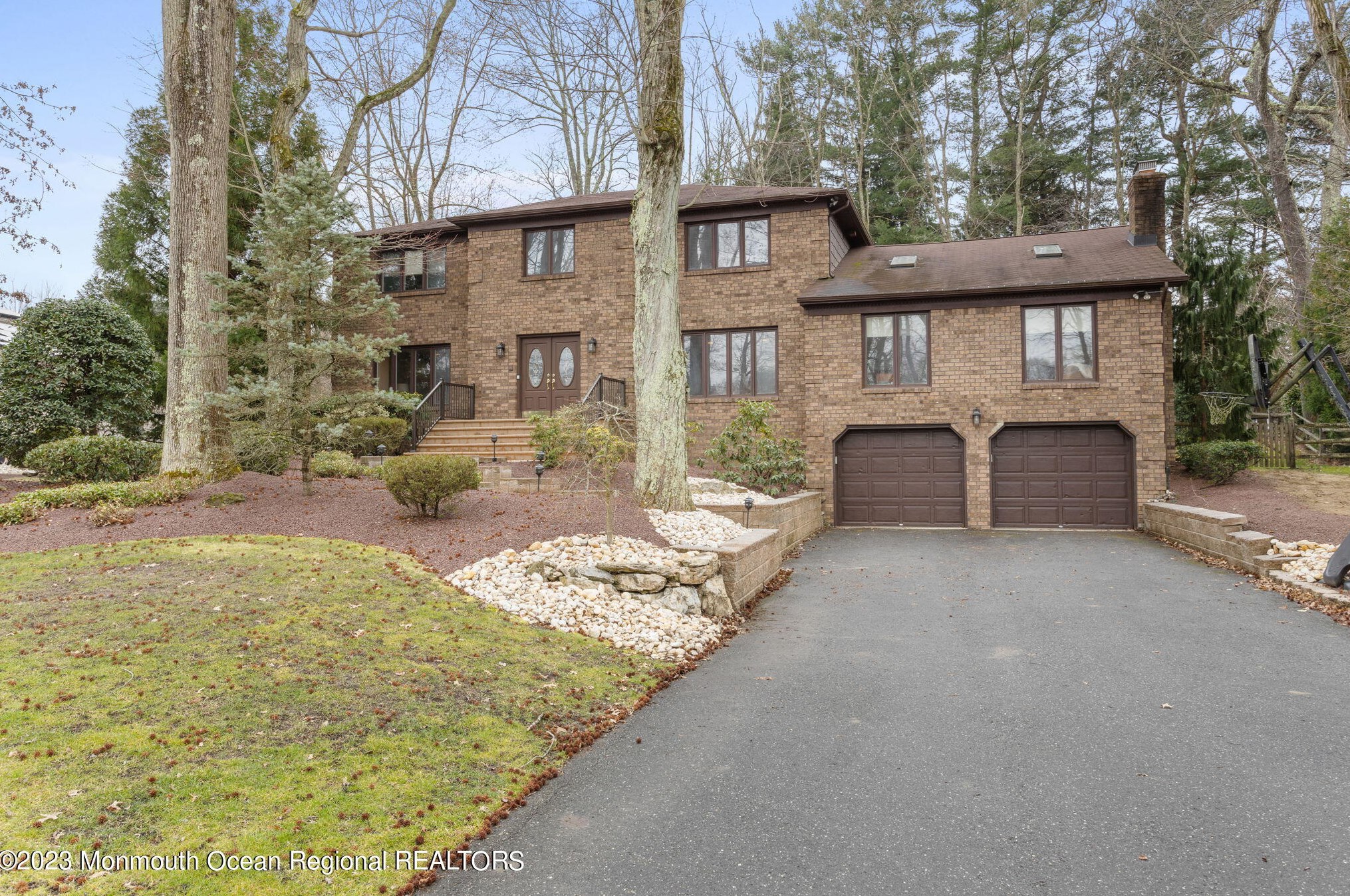 9 Terence Dr, Millstone Township, NJ 07726-3437