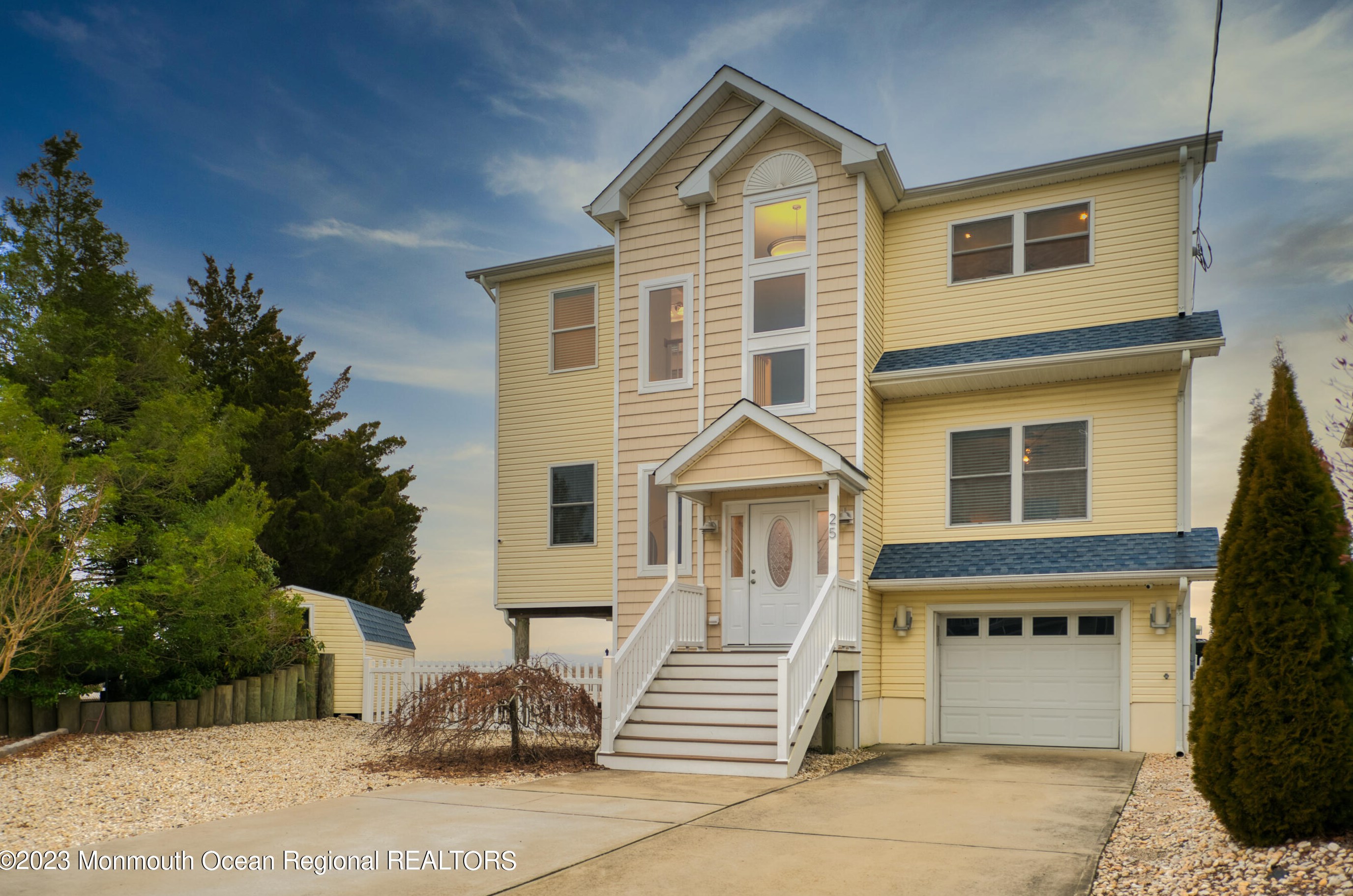 25 Schuylkill Rd, Tuckerton NJ  08087-1127 exterior