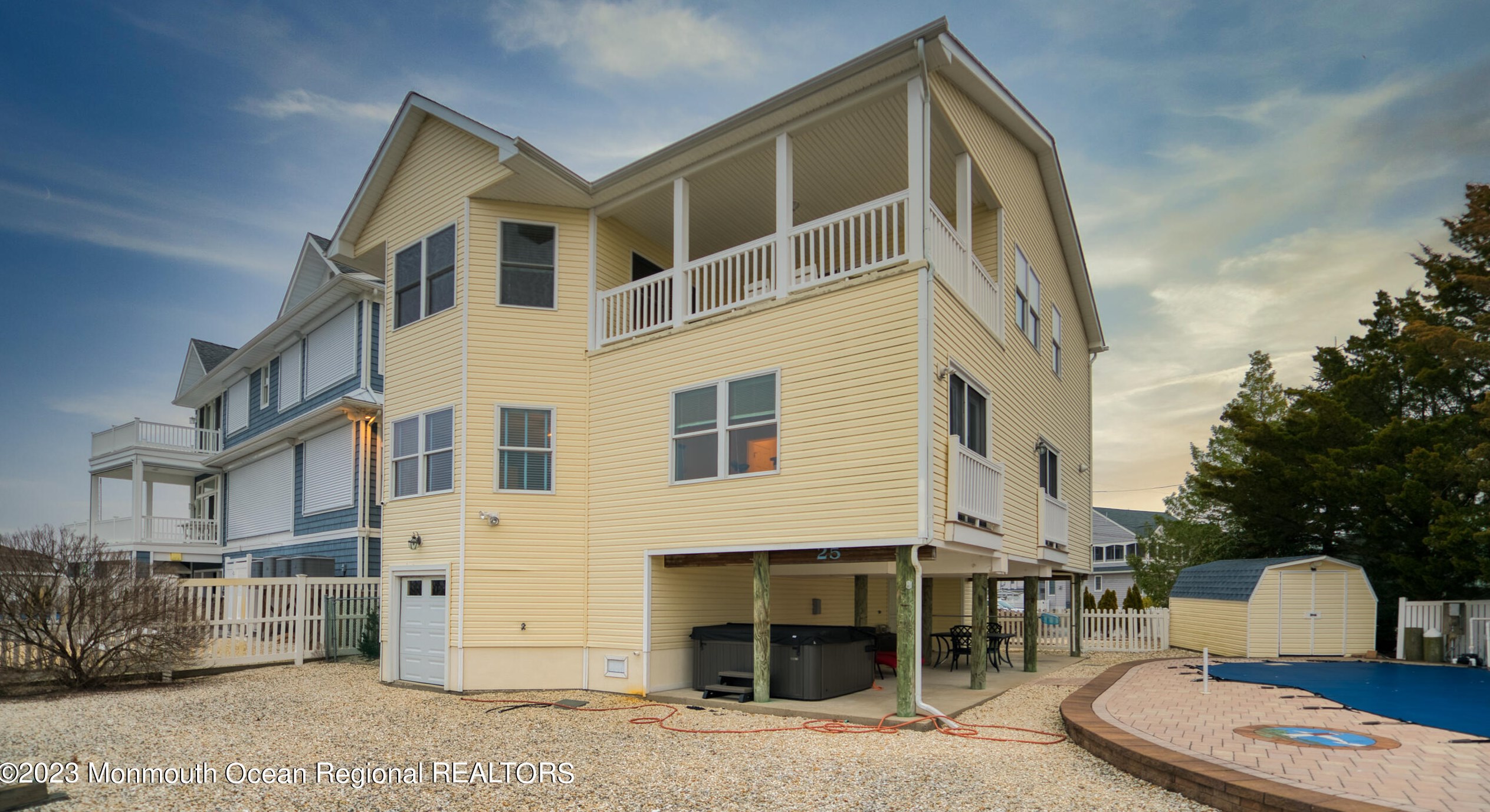 25 Schuylkill Rd, Tuckerton NJ  08087-1127 exterior