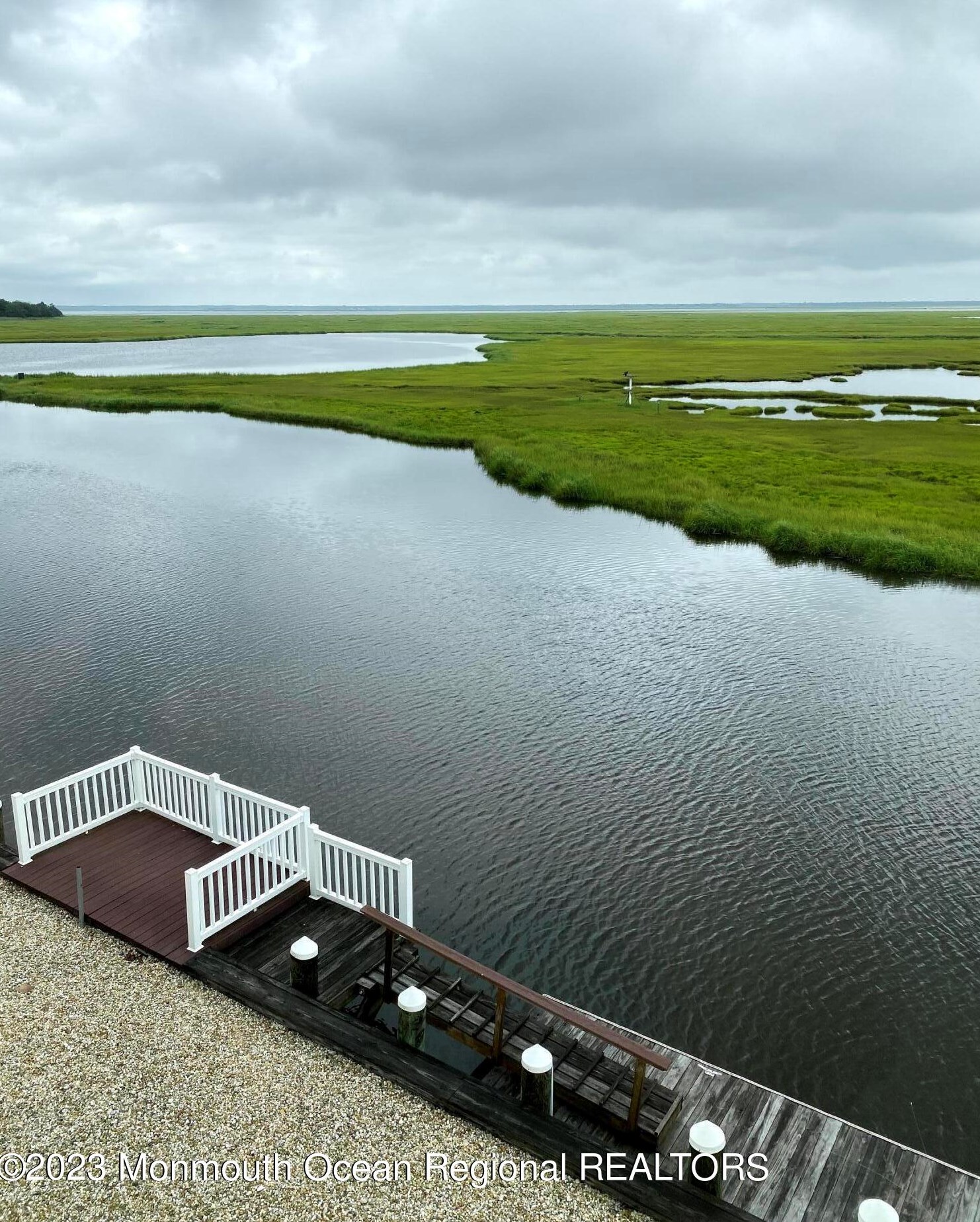 25 Schuylkill Rd, Tuckerton NJ  08087-1127 exterior