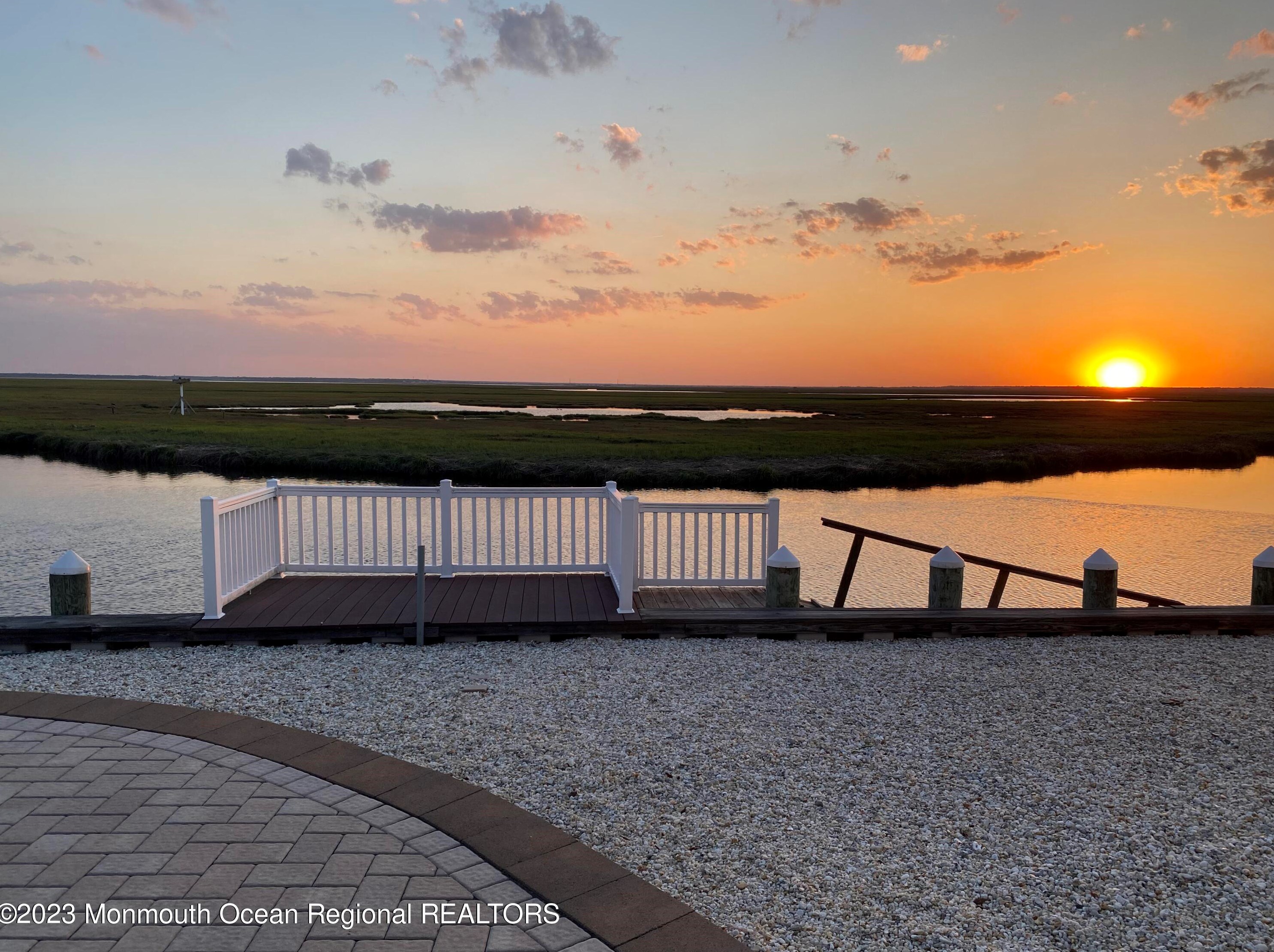 25 Schuylkill Rd, Tuckerton NJ  08087-1127 exterior