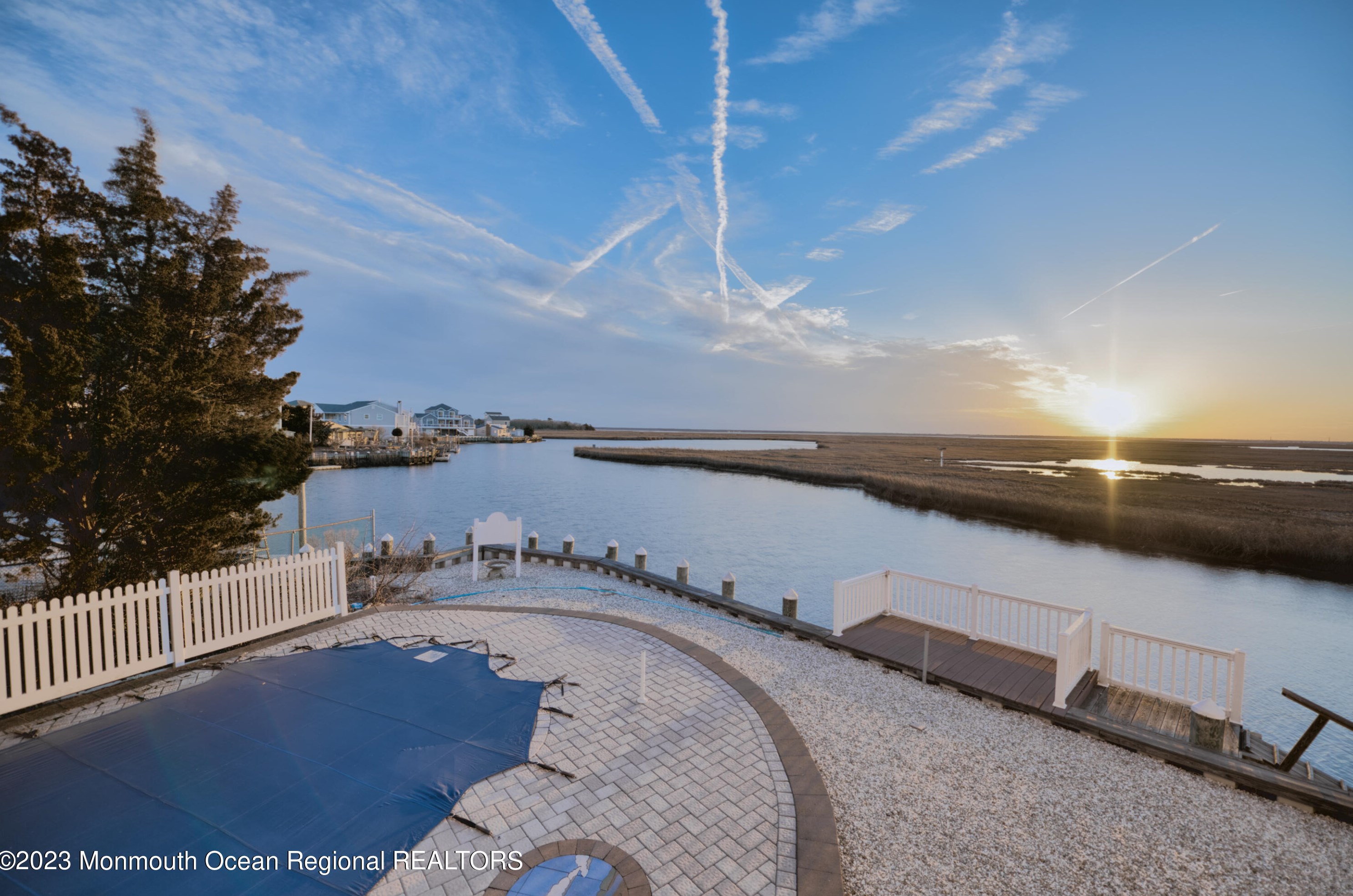 25 Schuylkill Rd, Tuckerton NJ  08087-1127 exterior