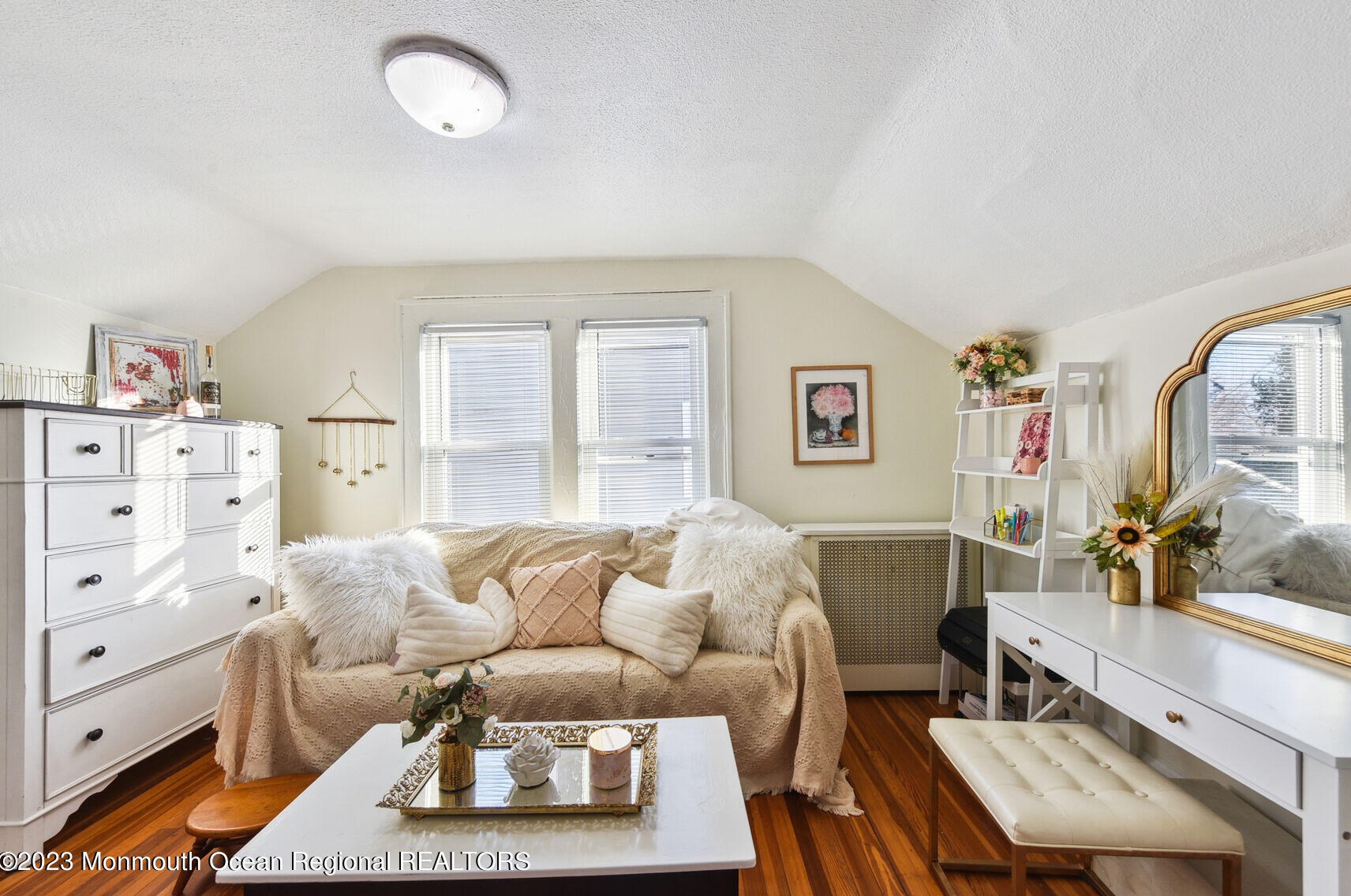 189 Waterview Ave, Belford NJ  07718-1252 exterior