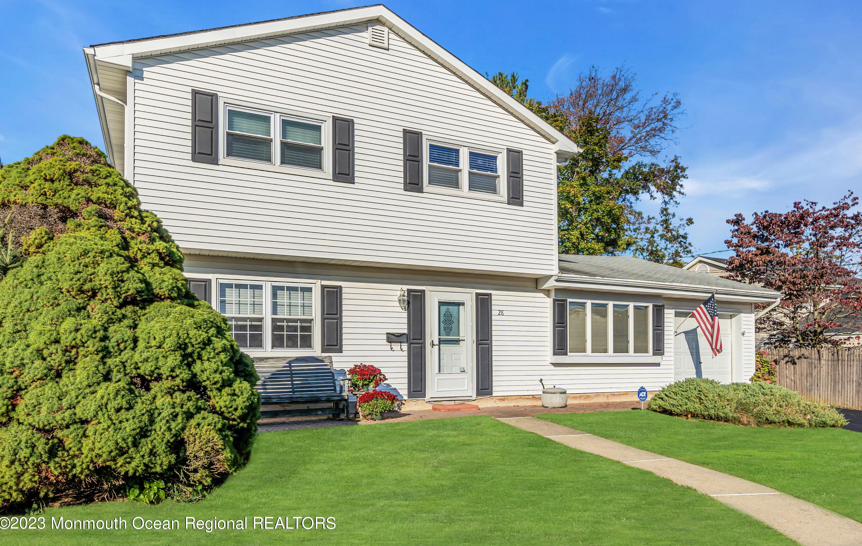 28 Galway Dr, Hazlet, NJ 07730