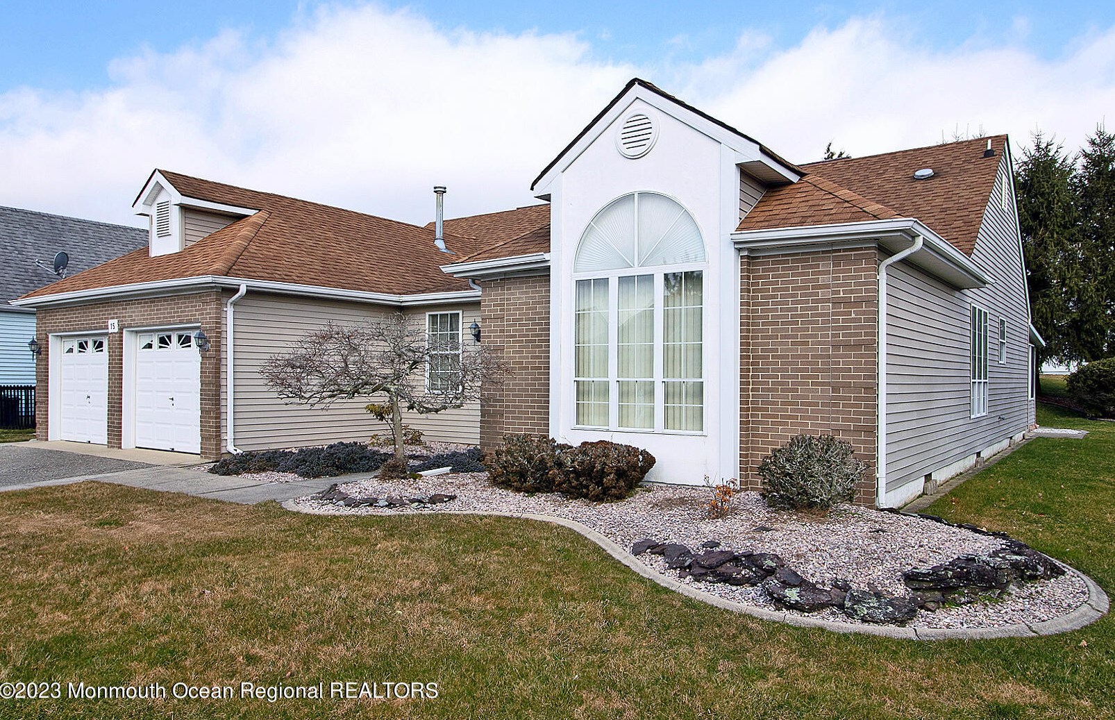 15 Kendal Dr, Toms River, NJ 08757-6582