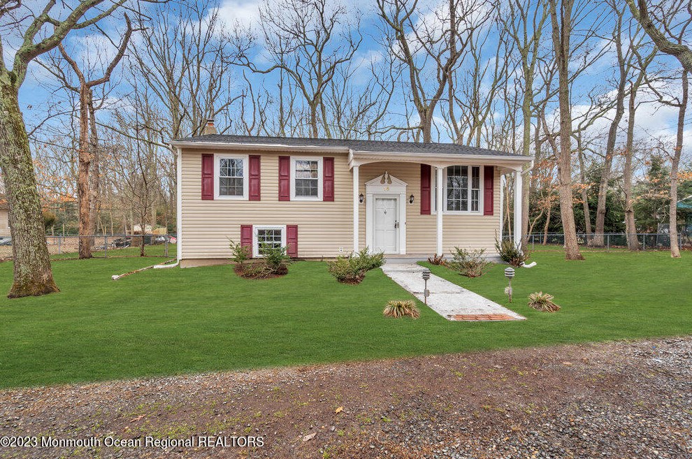 15 Oakland Dr, Jackson Twp, NJ 08527