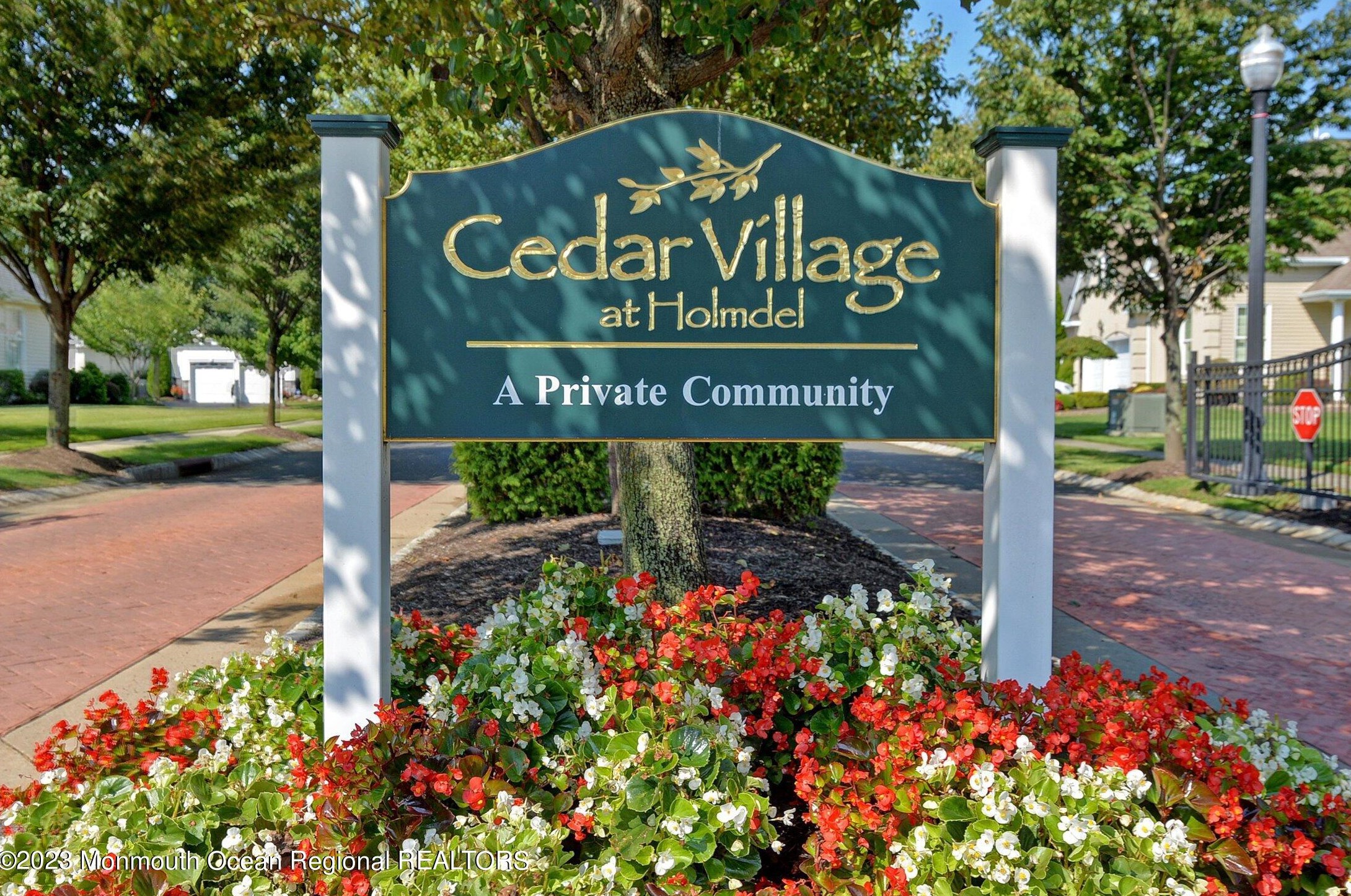 9 Londonberry Dr, Holmdel Village, NJ 07733