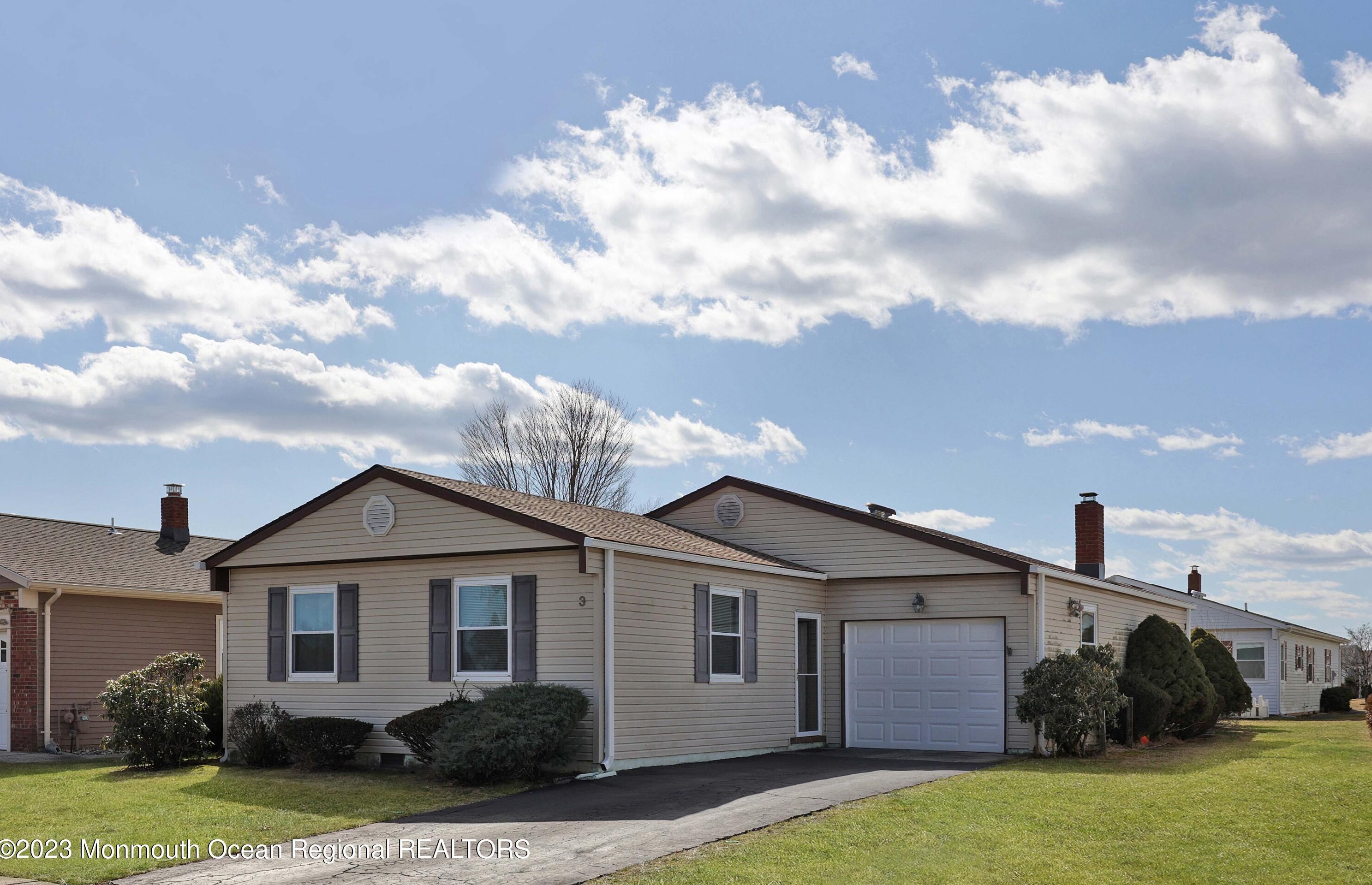 3 Sabinas St, Toms River, NJ 08757-6155