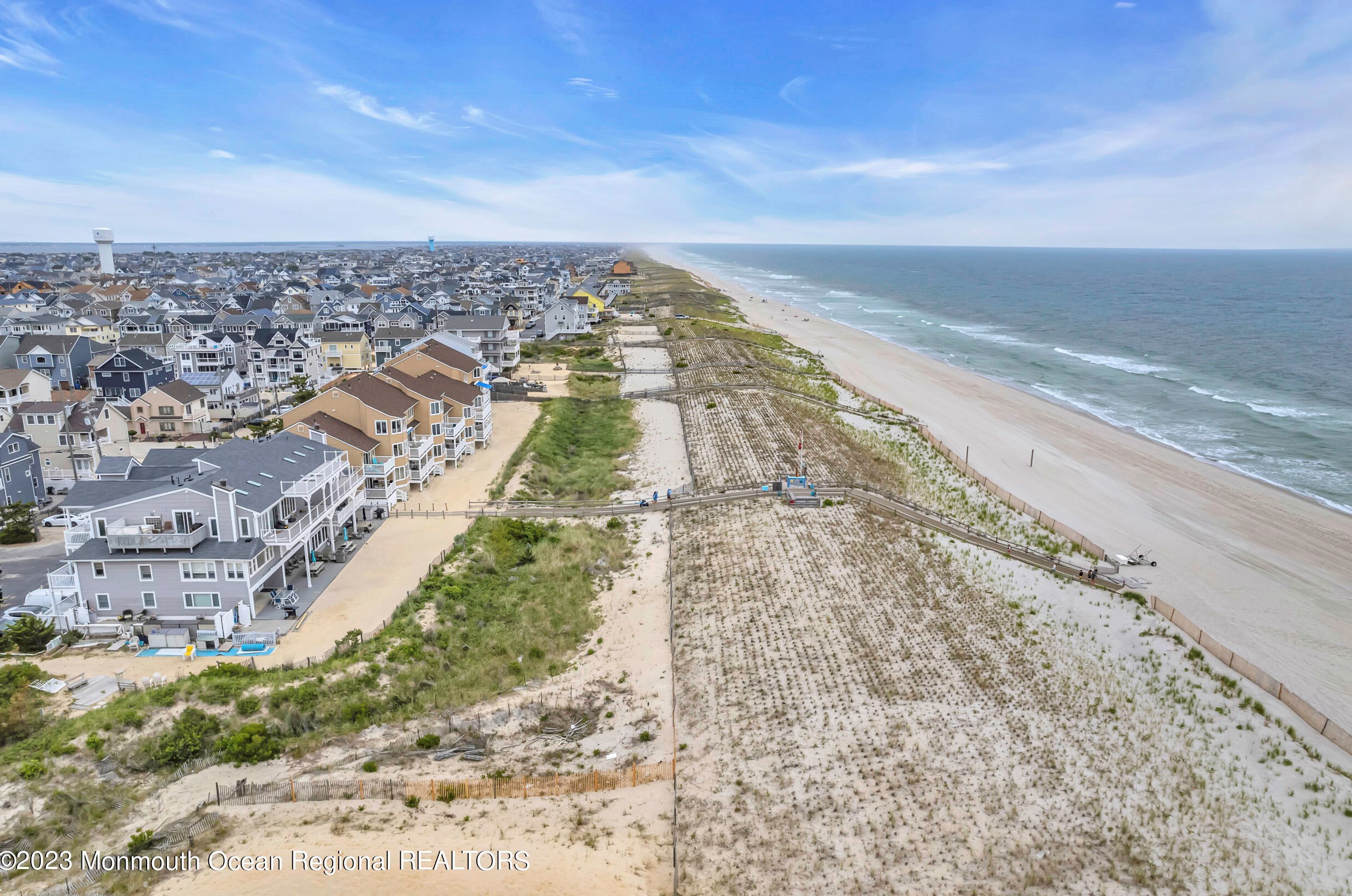 42 Dune Ter, Pelican Island, NJ 08751