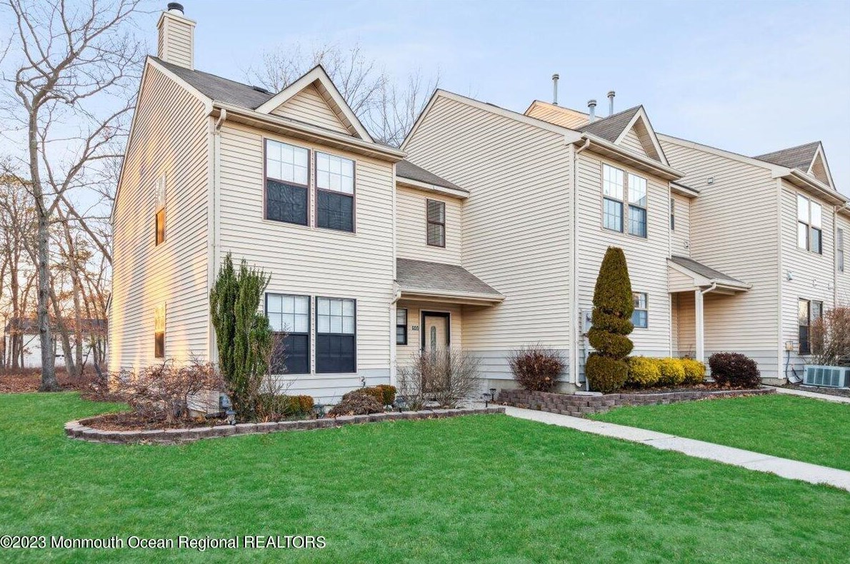 600 Violet Ln, Jackson Twp, NJ 08527