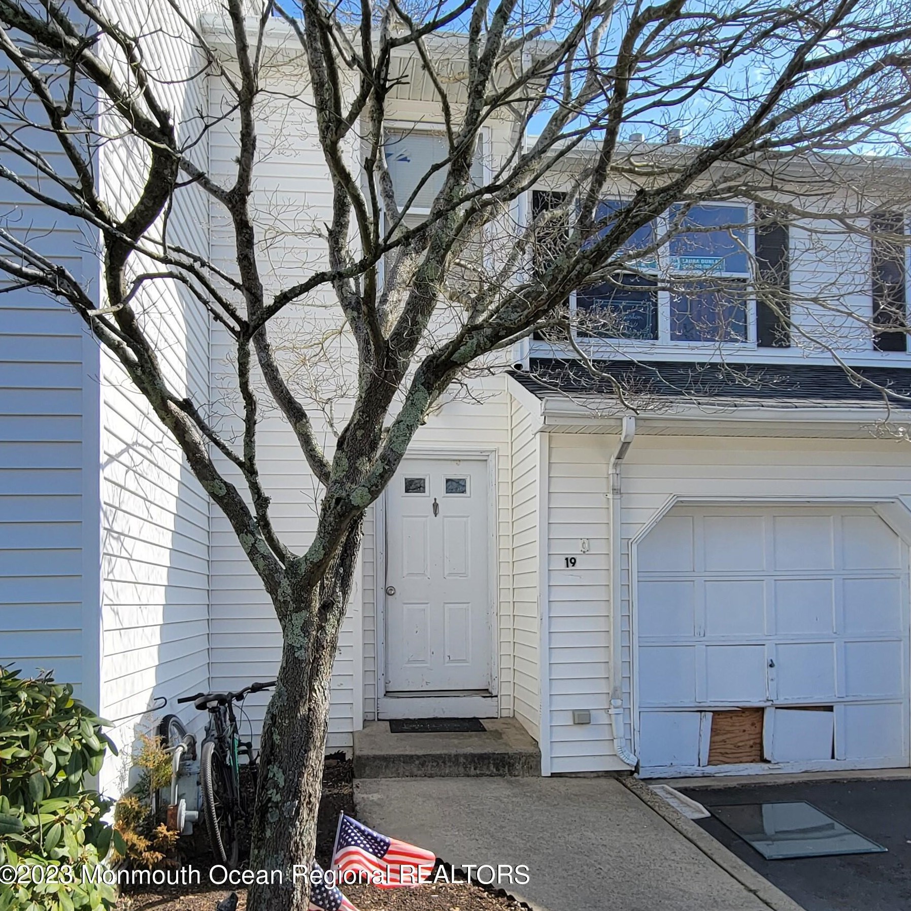 19 Vincent Ct, Tuckerton, NJ 08087-3028
