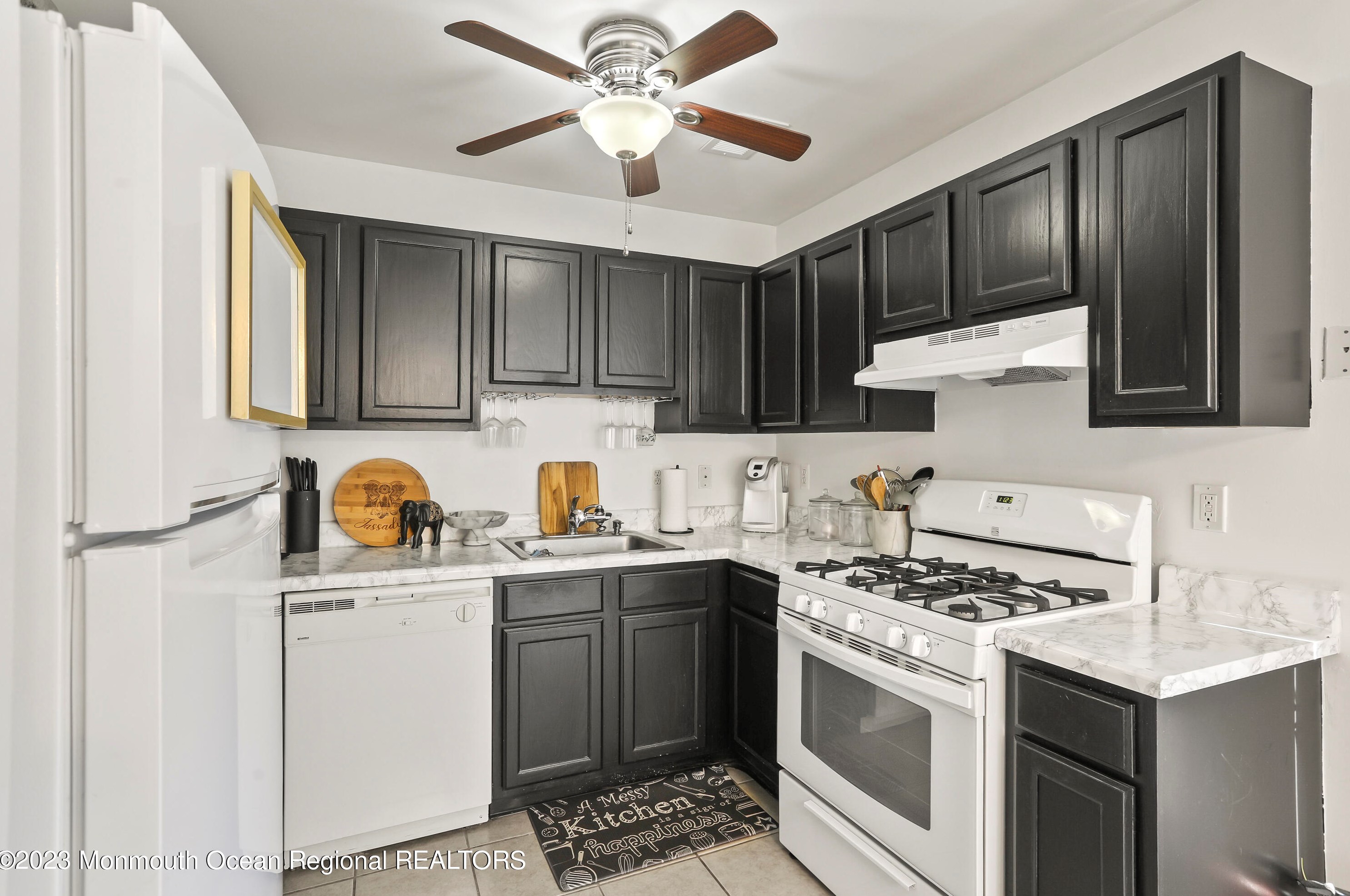 712 Leadership Ct, Toms River NJ  08755-1409 exterior