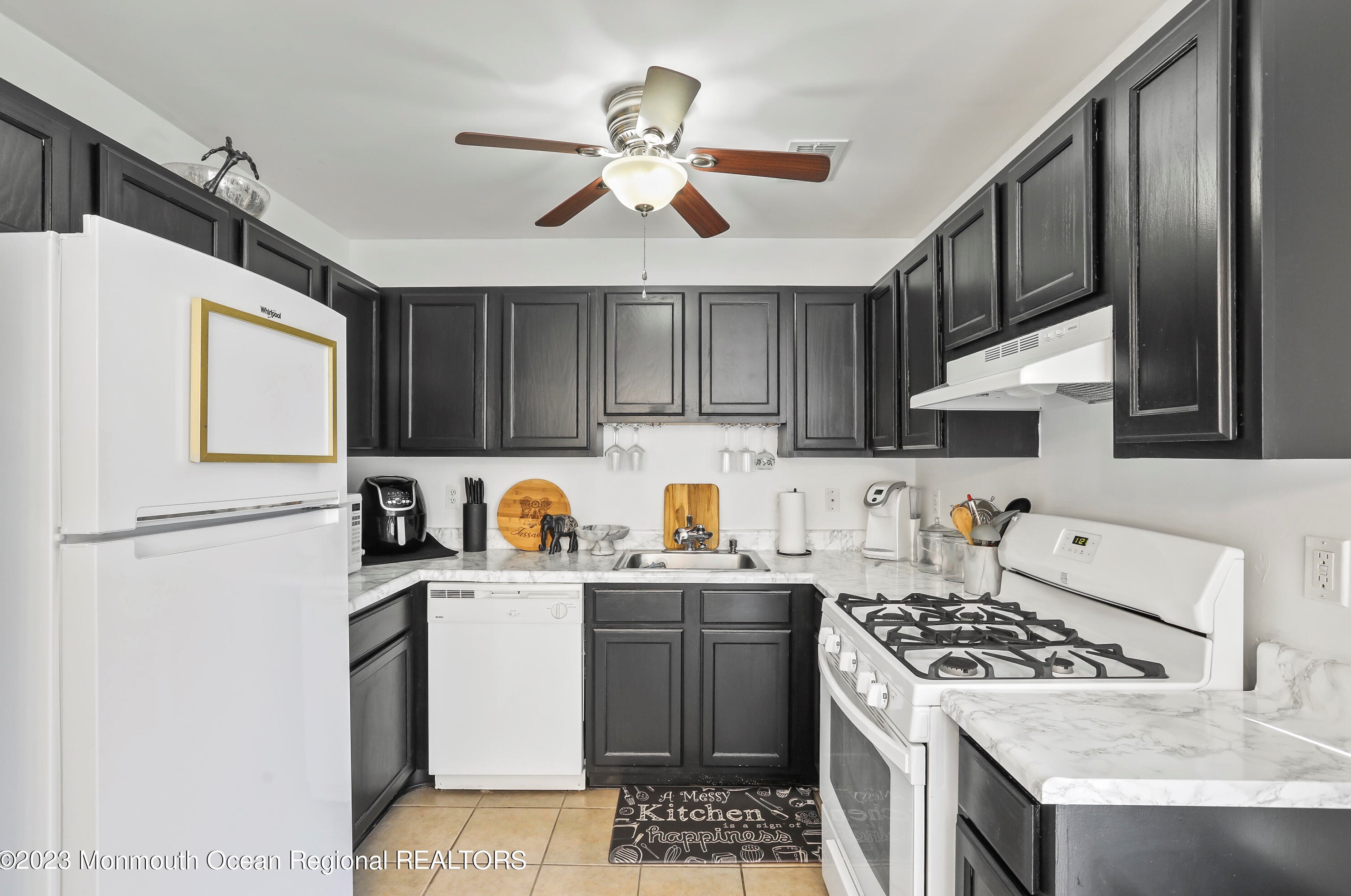712 Leadership Ct, Toms River NJ  08755-1409 exterior