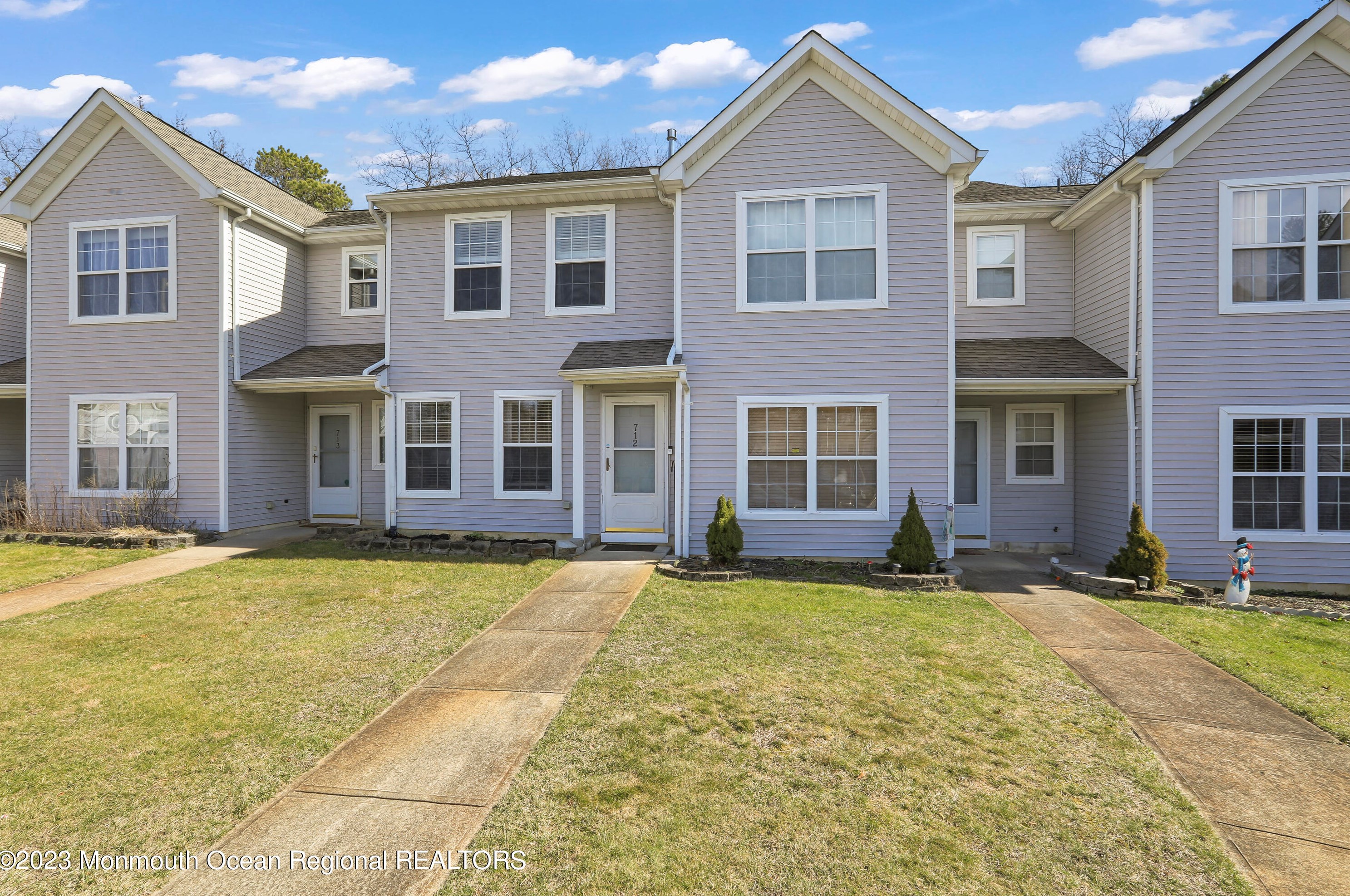712 Leadership Ct, Toms River NJ  08755-1409 exterior