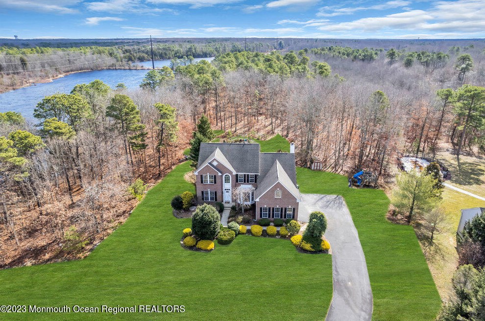 33 Jefferson Ct, Jackson Twp, NJ 08527