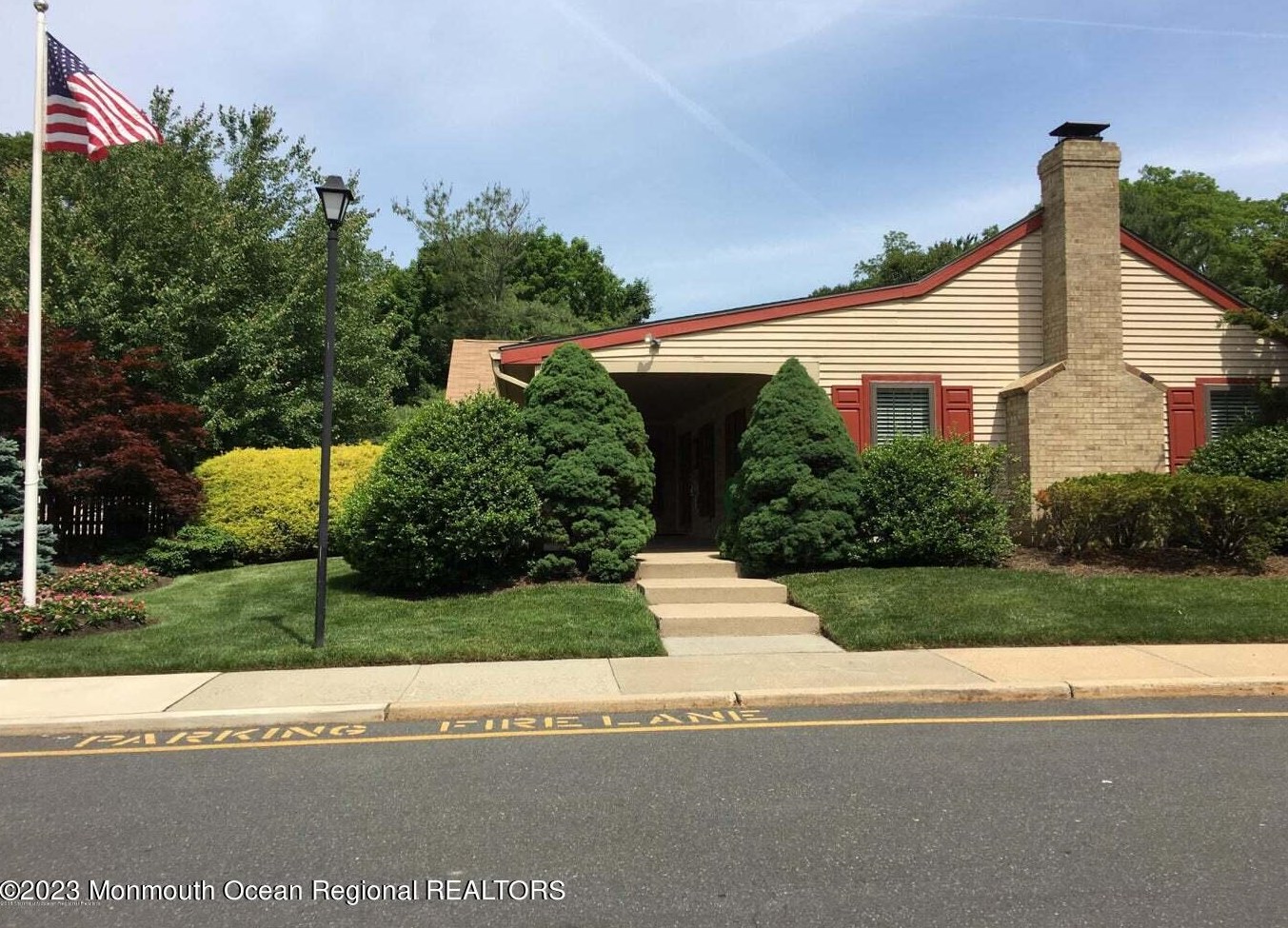 198 Haverford Ct, Matawan NJ  07747-1871 exterior