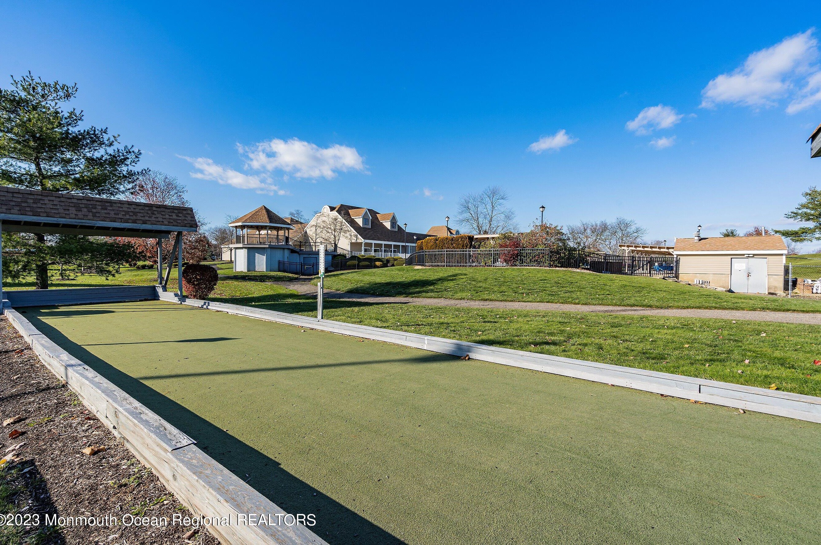 20 John Hancock Dr, Monroe Township NJ  08831-5669 exterior