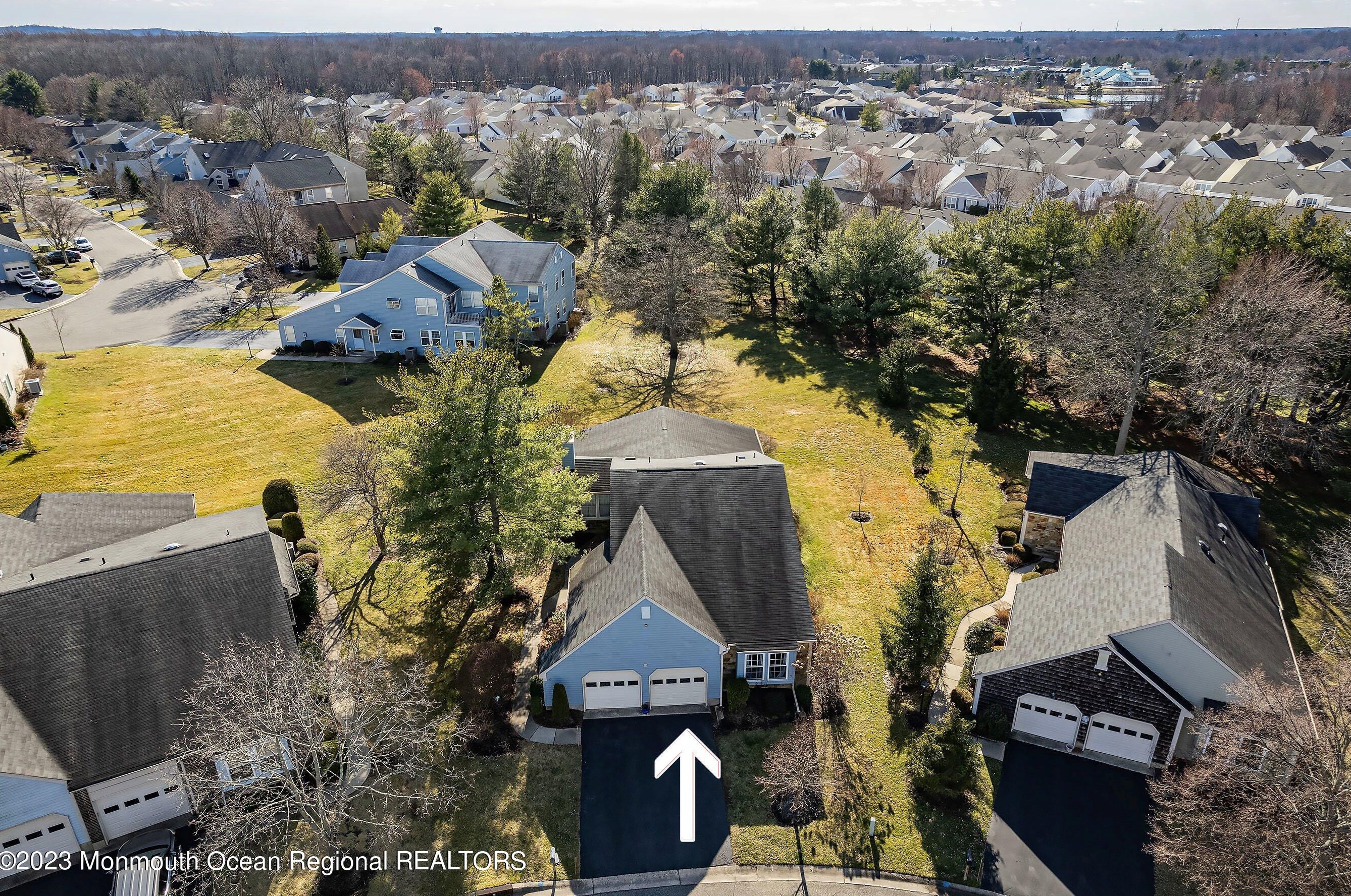 20 John Hancock Dr, Monroe Township NJ  08831-5669 exterior