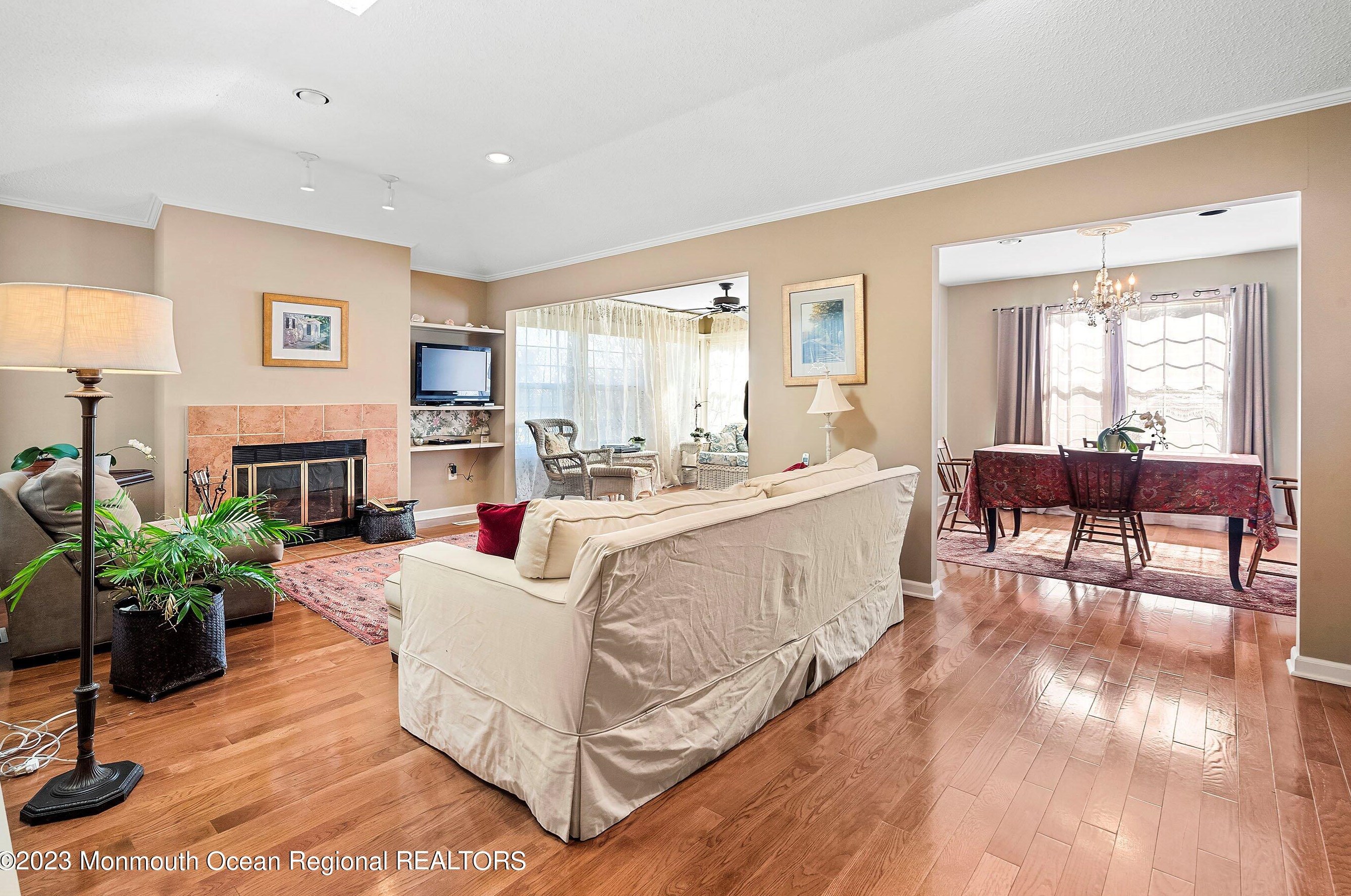 20 John Hancock Dr, Monroe Township NJ  08831-5669 exterior